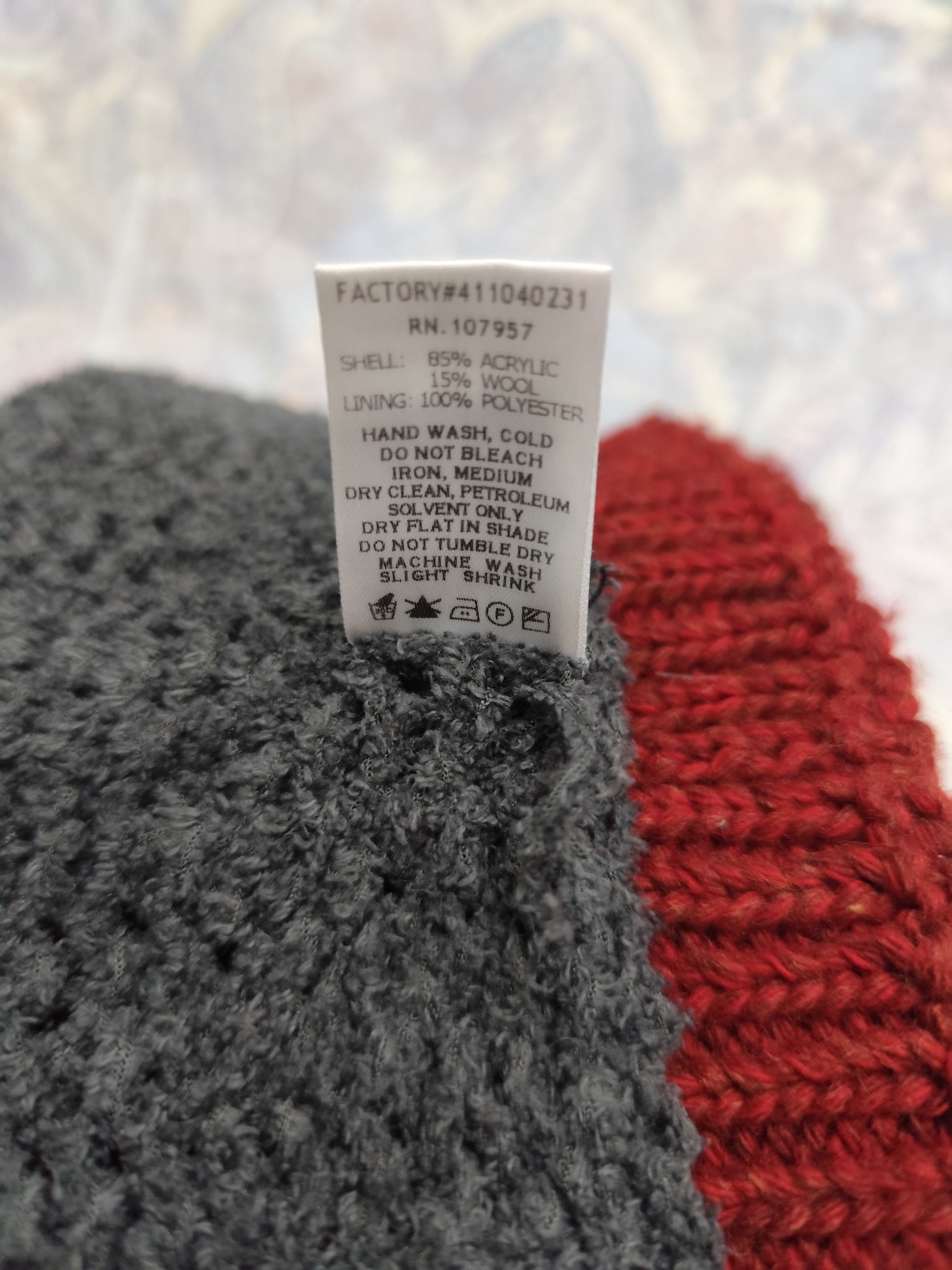 Montbell Montbell Cable Knit Pom Beanie – Japanese Outdoor Brand Size ONE SIZE - 7 Thumbnail