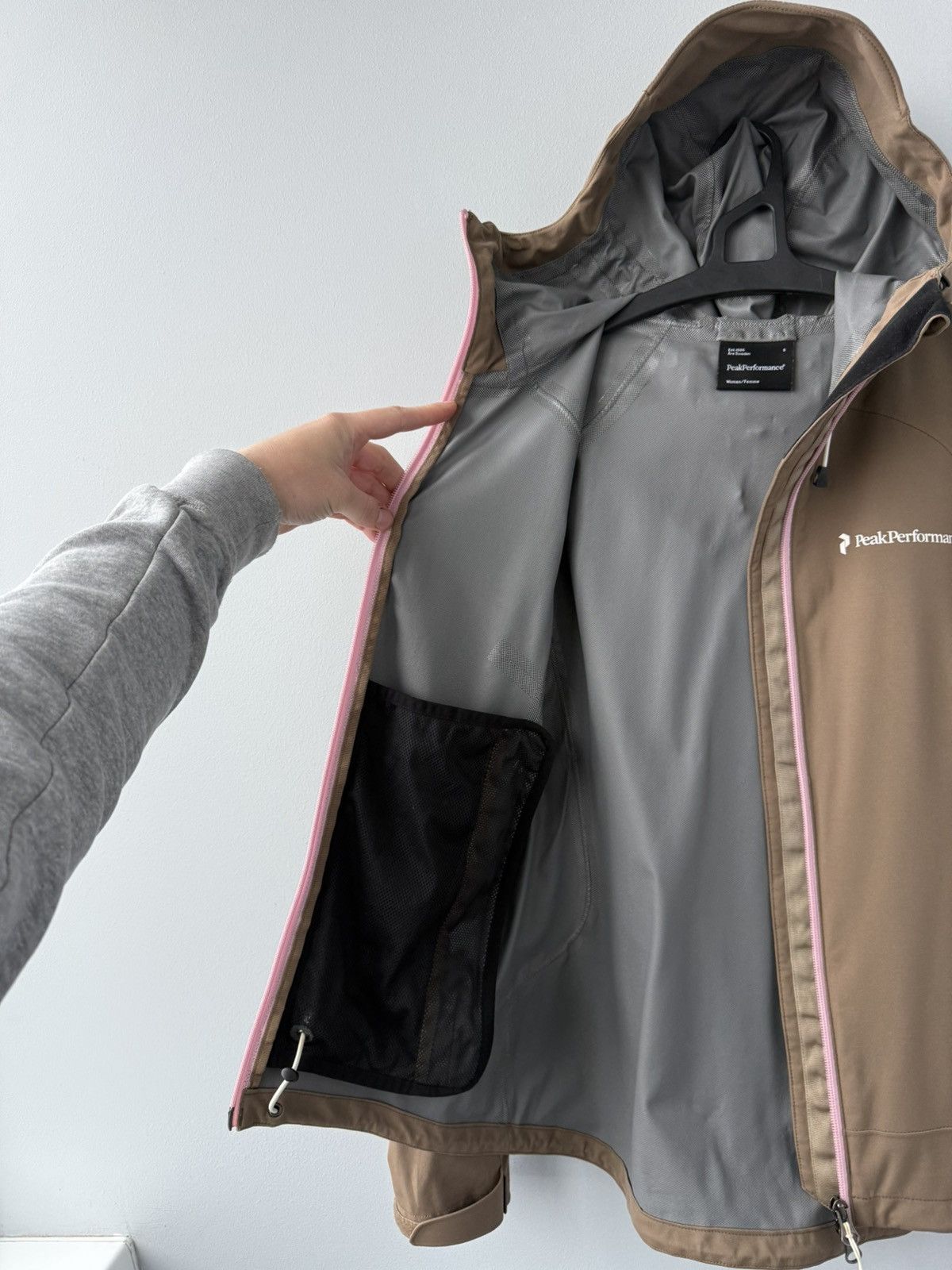 Peak Performance Peak Performance Waterproof Women’s Jacket Size S / US 4 / IT 40 - 6 Thumbnail