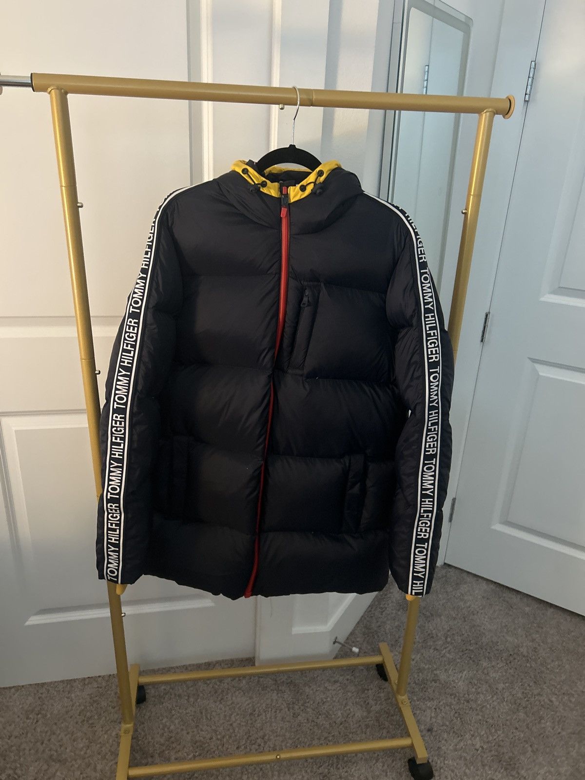 Tommy Hilfiger Tommy Hilfiger Men’s Hooded Alpine Ski Jacket Size US S / EU 44-46 / 1 - 1 Thumbnail