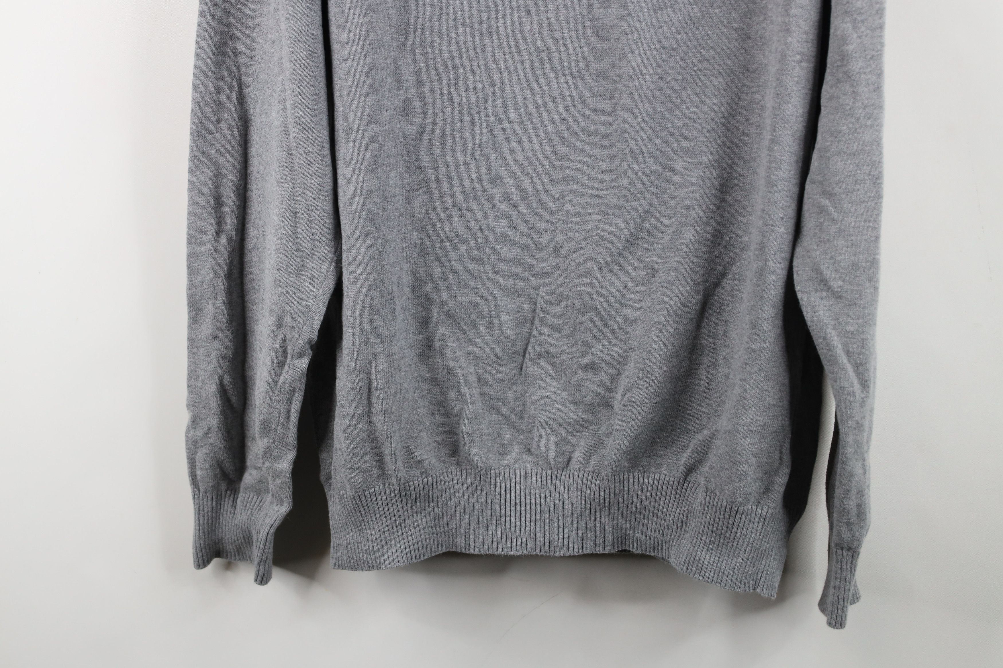 Jos. A. Bank Jos A Bank Traveler Pima Cotton Knit V-Neck Sweater Gray Size US XL / EU 56 / 4 - 12 Thumbnail