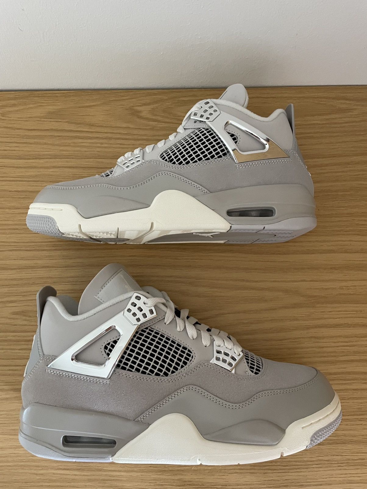 Jordan Brand Jordan 4 Retro Frozen Moments Size US 9 / EU 42 - 1 Thumbnail