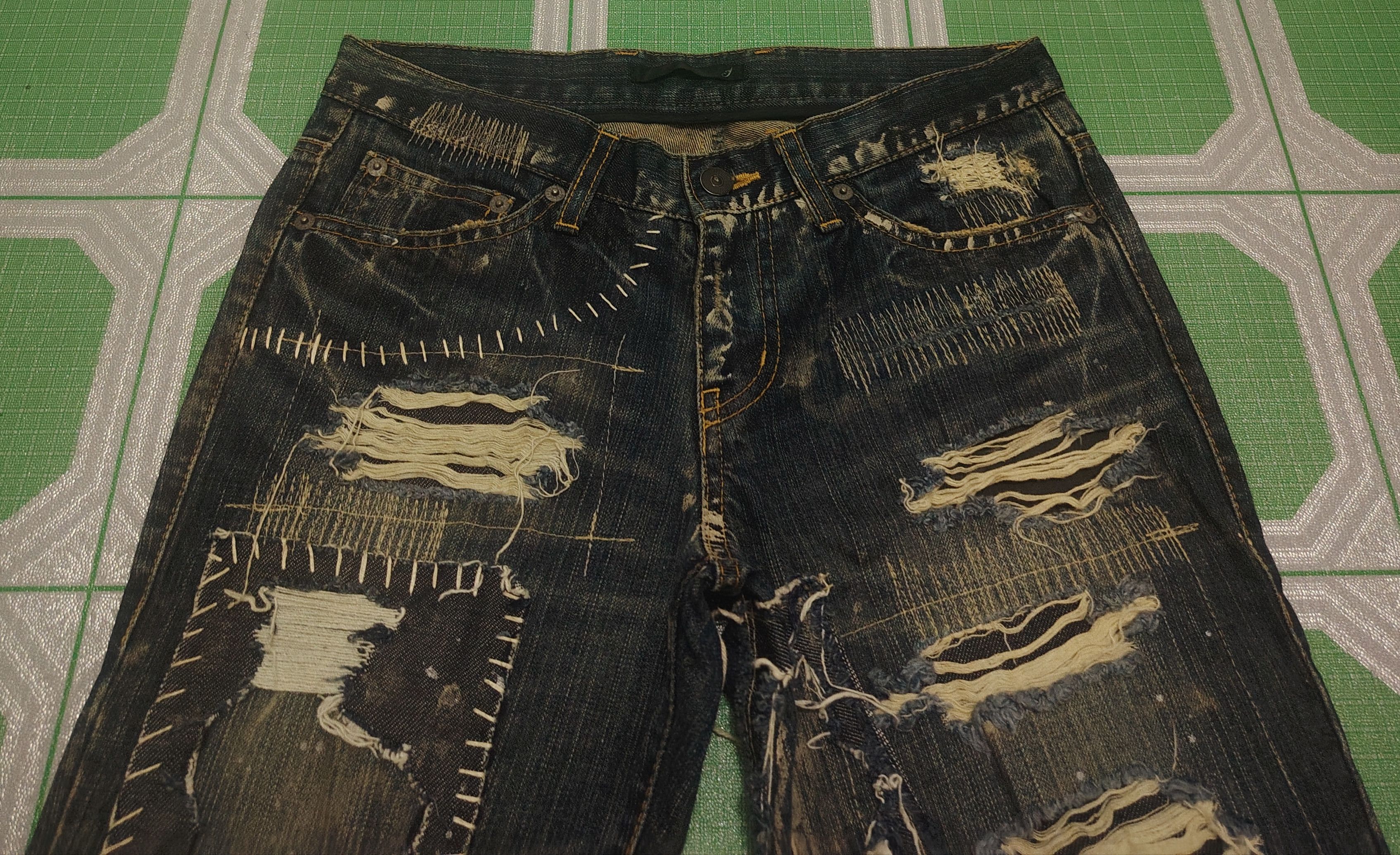 Who Decides War Japanese Casper John Distressed Thrashed jeans Size US 28 / EU 44 - 5 Thumbnail