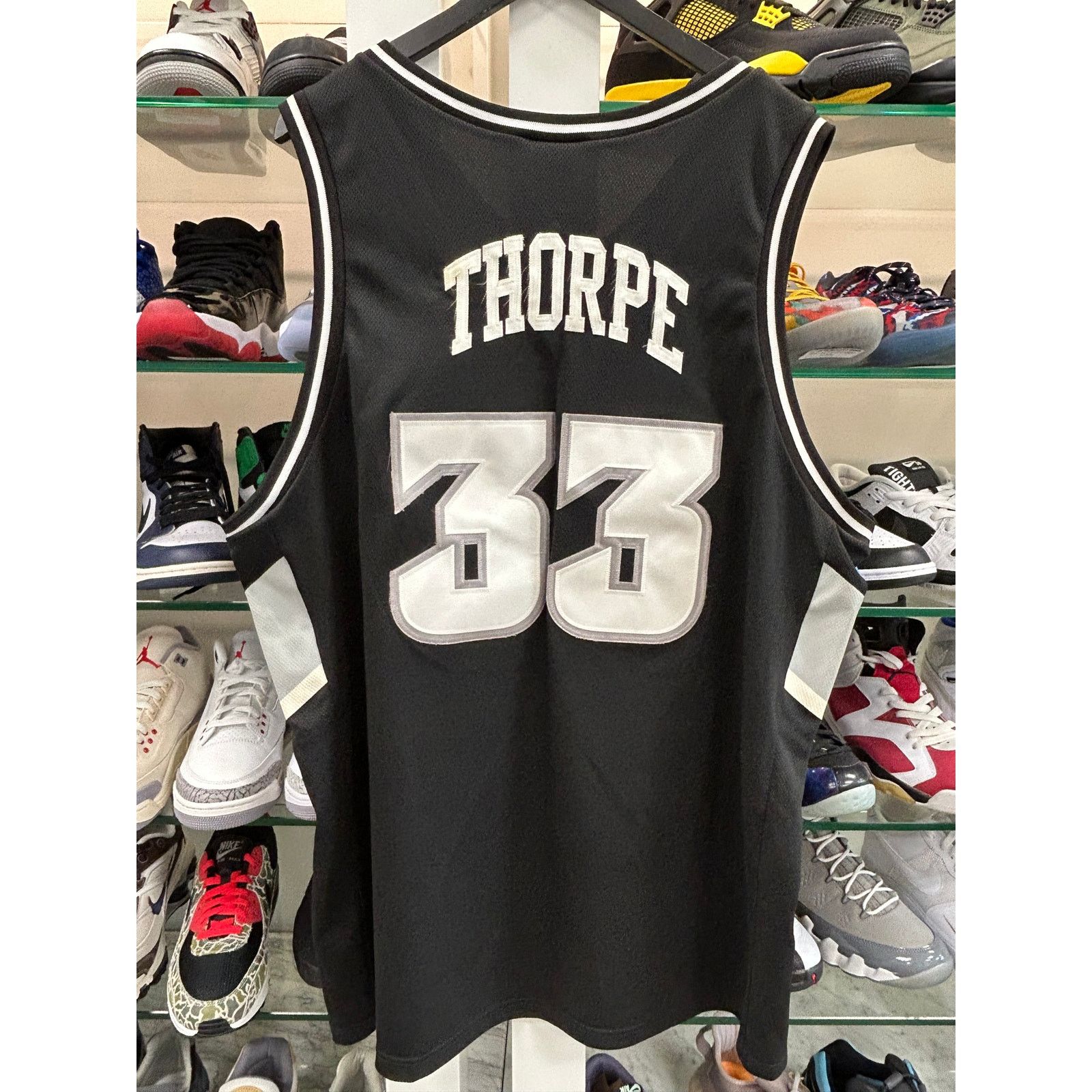 Mitchell & Ness Providence Friars college basketball jersey Otis Thorpe XXL Size US XL / EU 56 / 4 - 3 Thumbnail