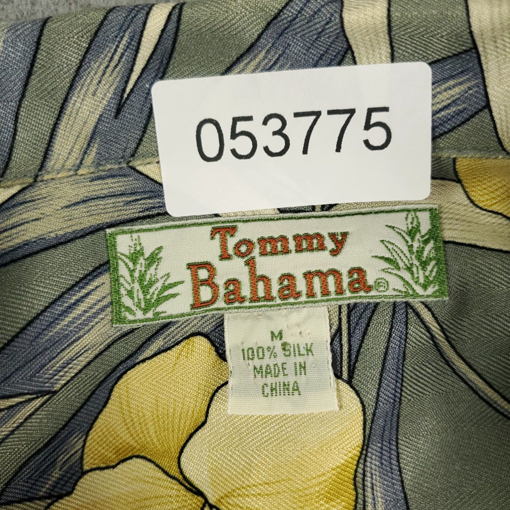 Tommy Bahama Tommy Bahama Hawaiian Shirt Mens Medium Red Floral Button Up Short Sleeve Aloha Size US M / EU 48-50 / 2 - 7 Thumbnail