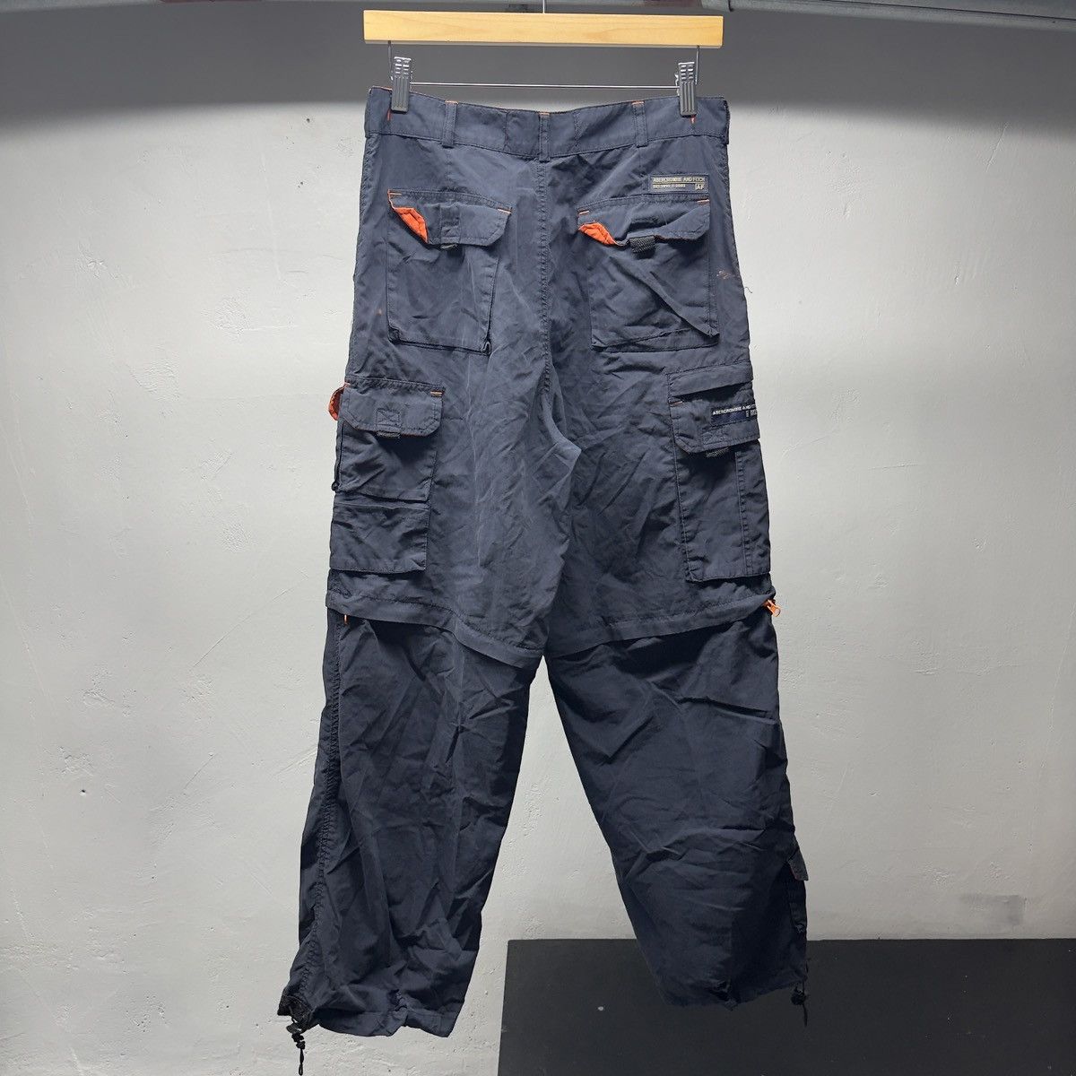 Abercrombie & Fitch Vintage Abercrombie & Fitch Paratrooper Nylon Cargo Pants Size US 29 - 2 Thumbnail