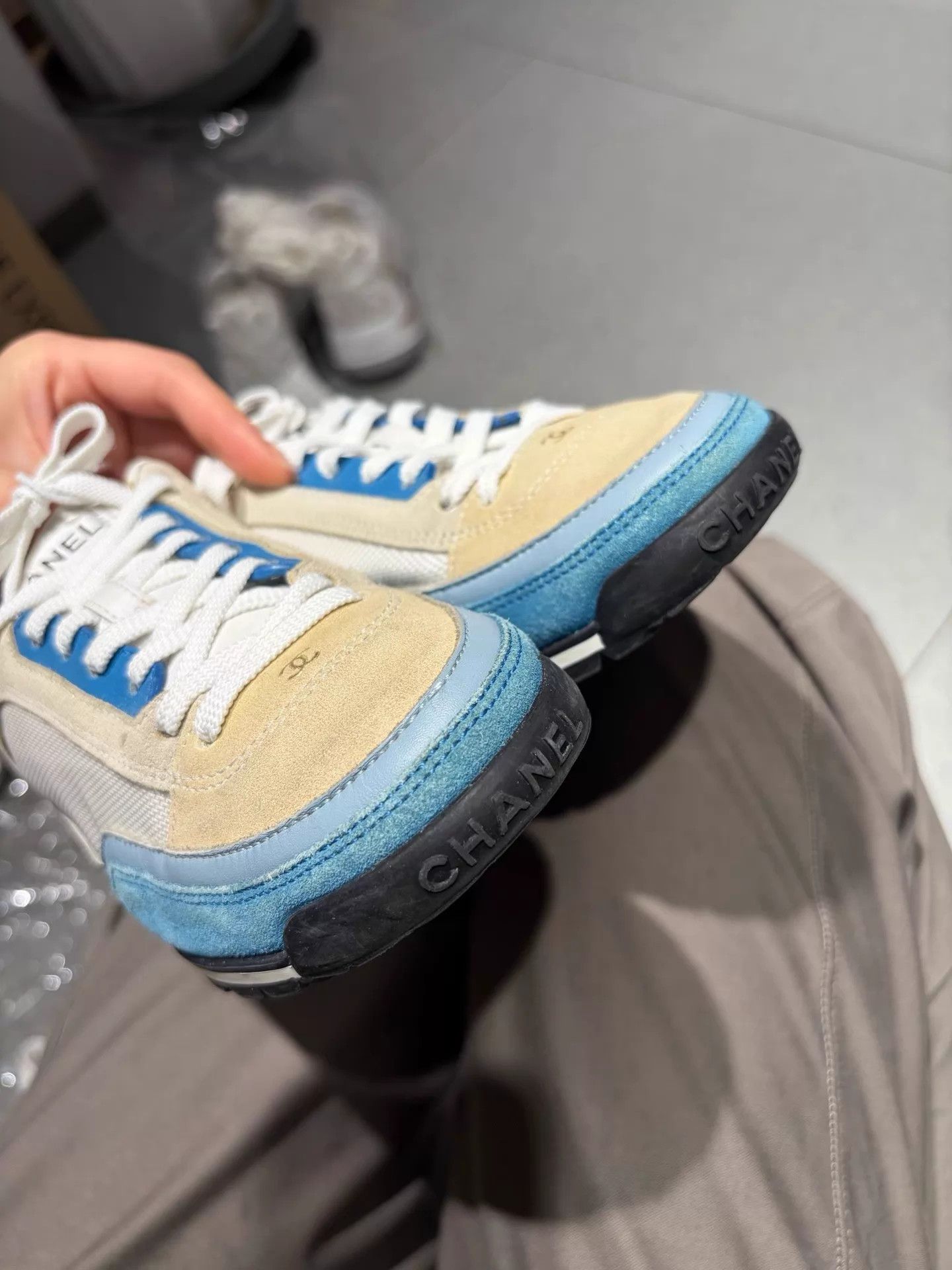 Chanel Chanel 23P Suede Colorblock Trainer 98 New 35.5 Size US 5 / IT 35 - 4 Thumbnail