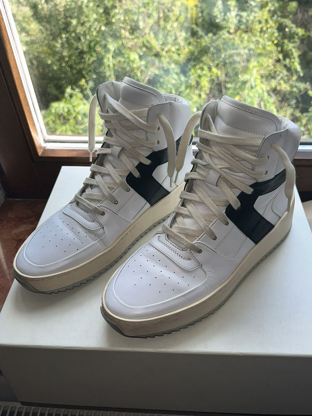 Fear of God Fear of god basketball sneaker one Size US 9 / EU 42 - 8 Thumbnail