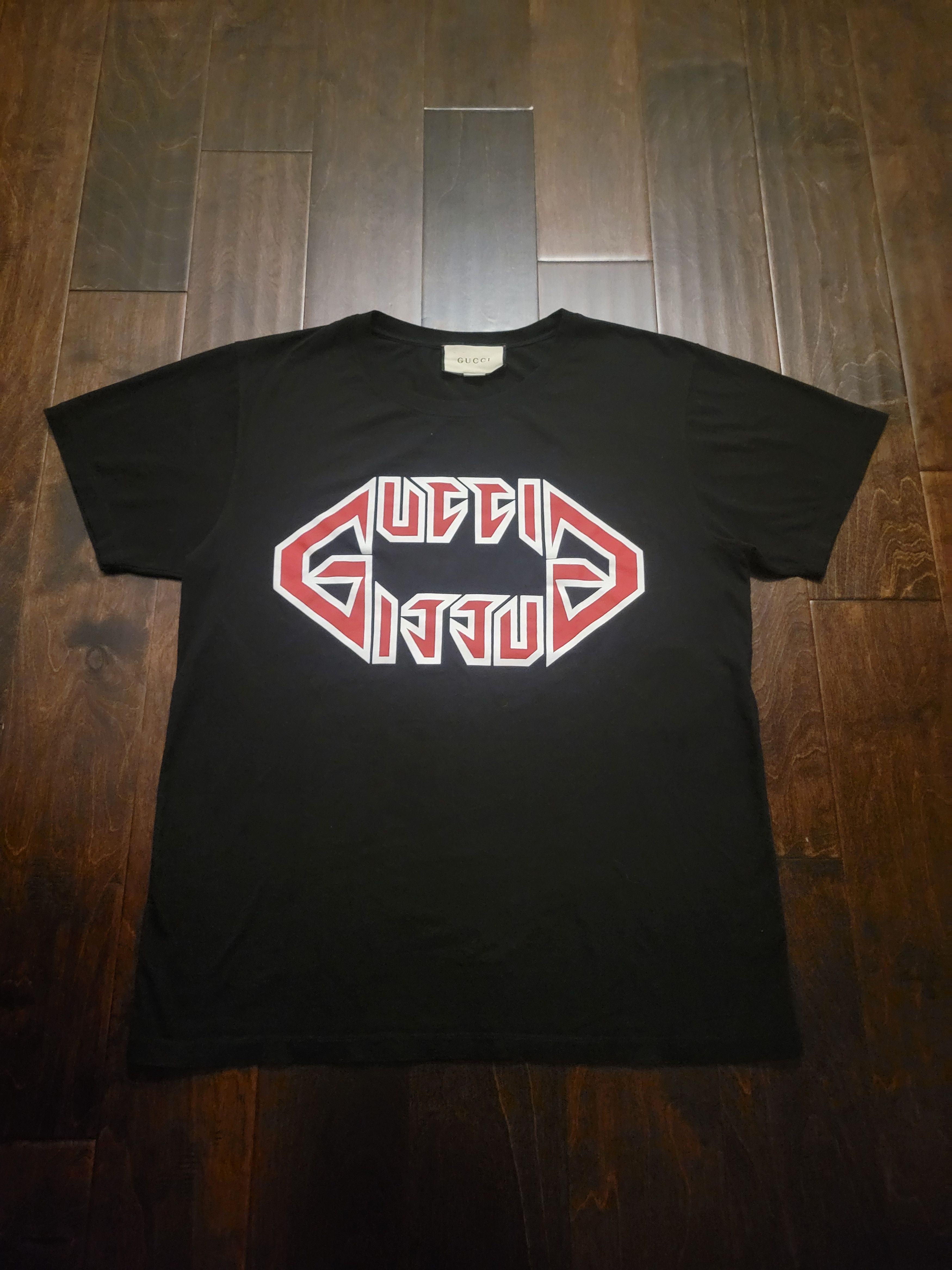Gucci metal print t shirt deals