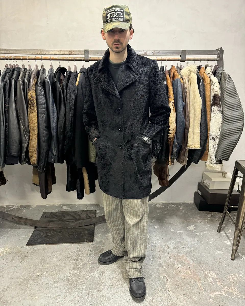Dolce & Gabbana × Vintage AW1998 Dolce & Gabbana Fur Effect Relief Black Long Jacket Size US M / EU 48-50 / 2 - 2 Thumbnail