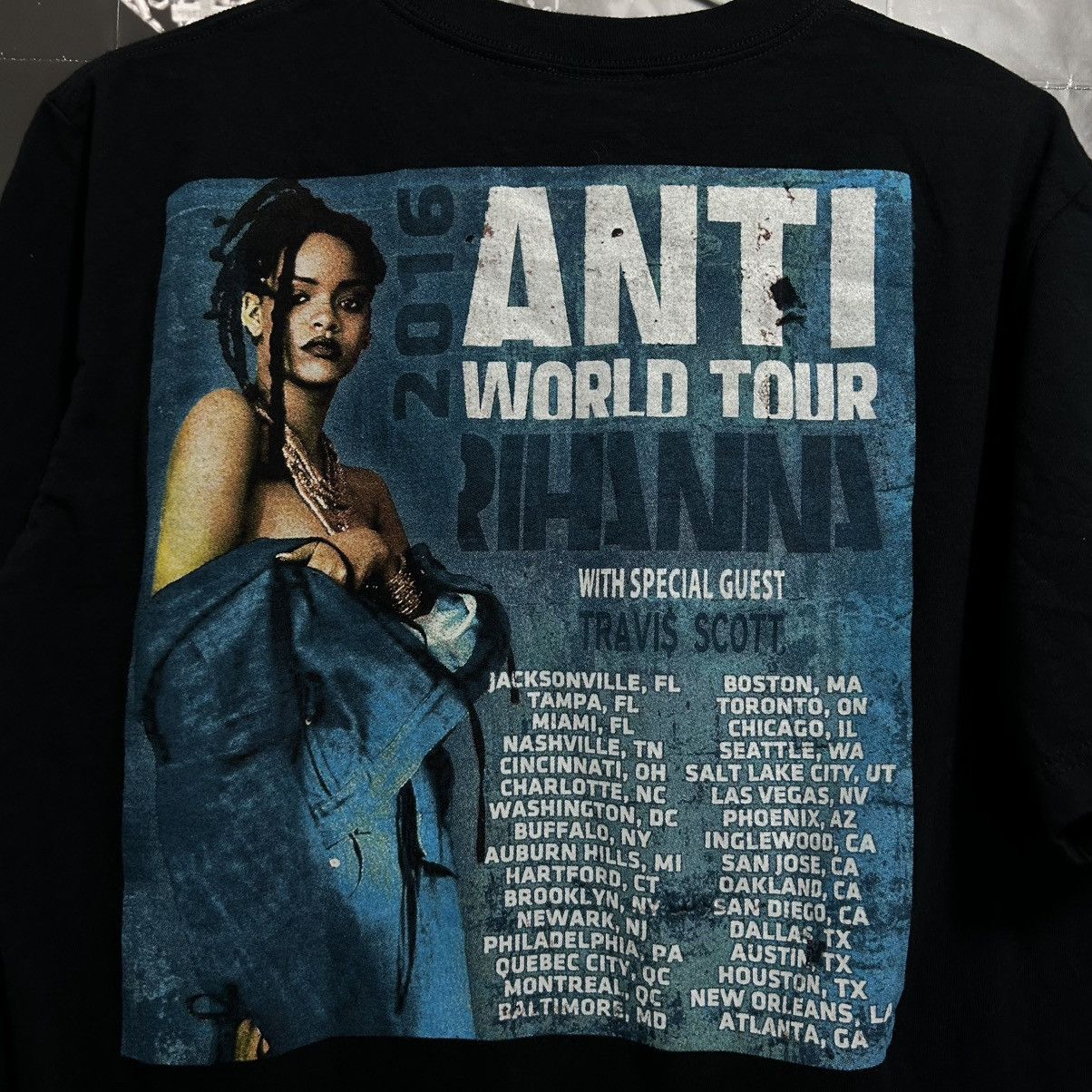 Rap Tees × Rihanna × Vintage RIHANA ANTI TOUR RAP TEE 2016 Size US M / EU 48-50 / 2 - 3 Thumbnail