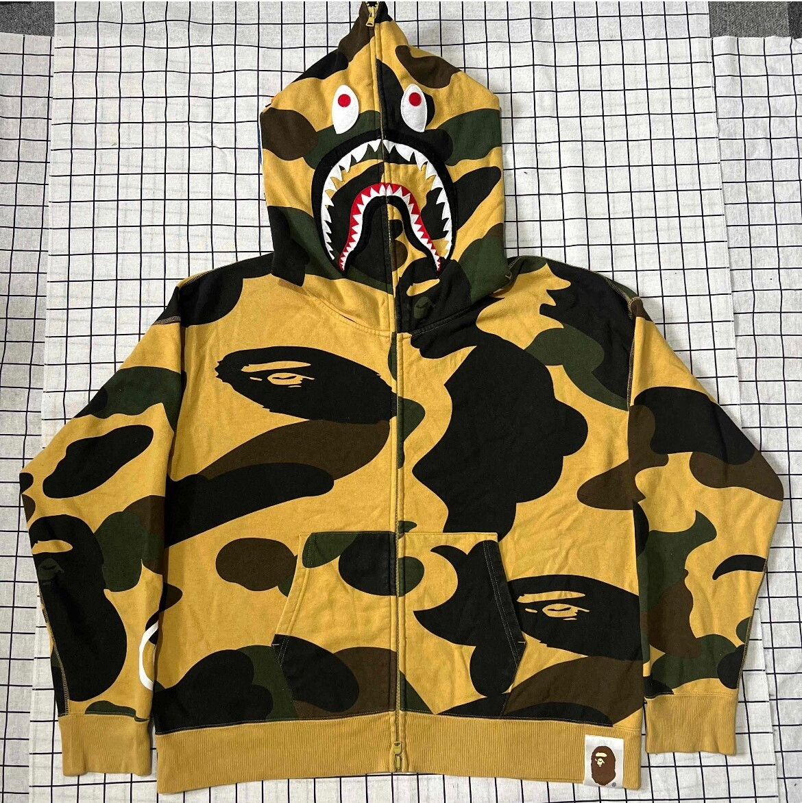 Bape Bape Shark Camo Yellow Hoodie xl Men Size US XL / EU 56 / 4 - 1 Thumbnail