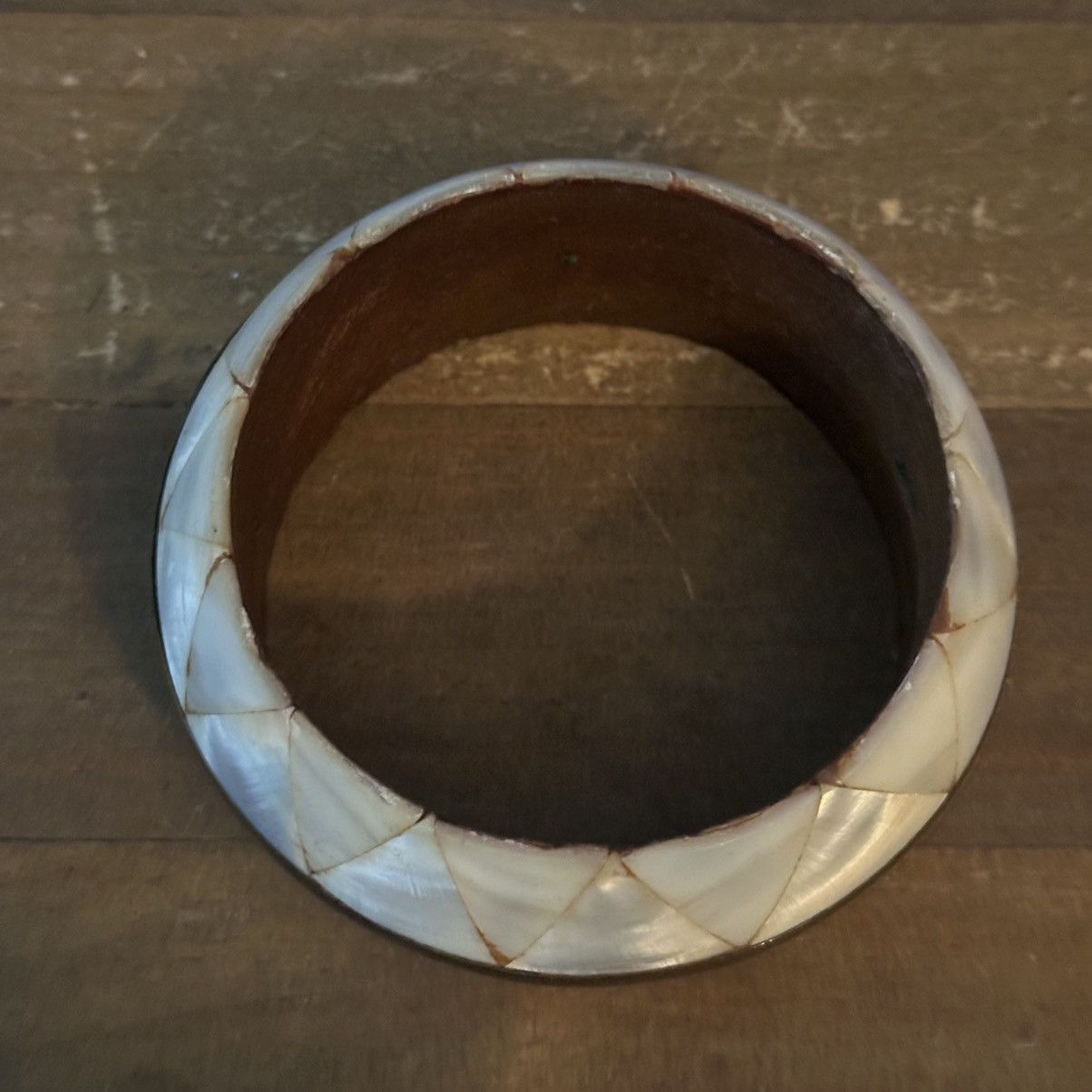 Vintage Vintage chunky mother of pearl bangle bracelet Size ONE SIZE - 5 Thumbnail