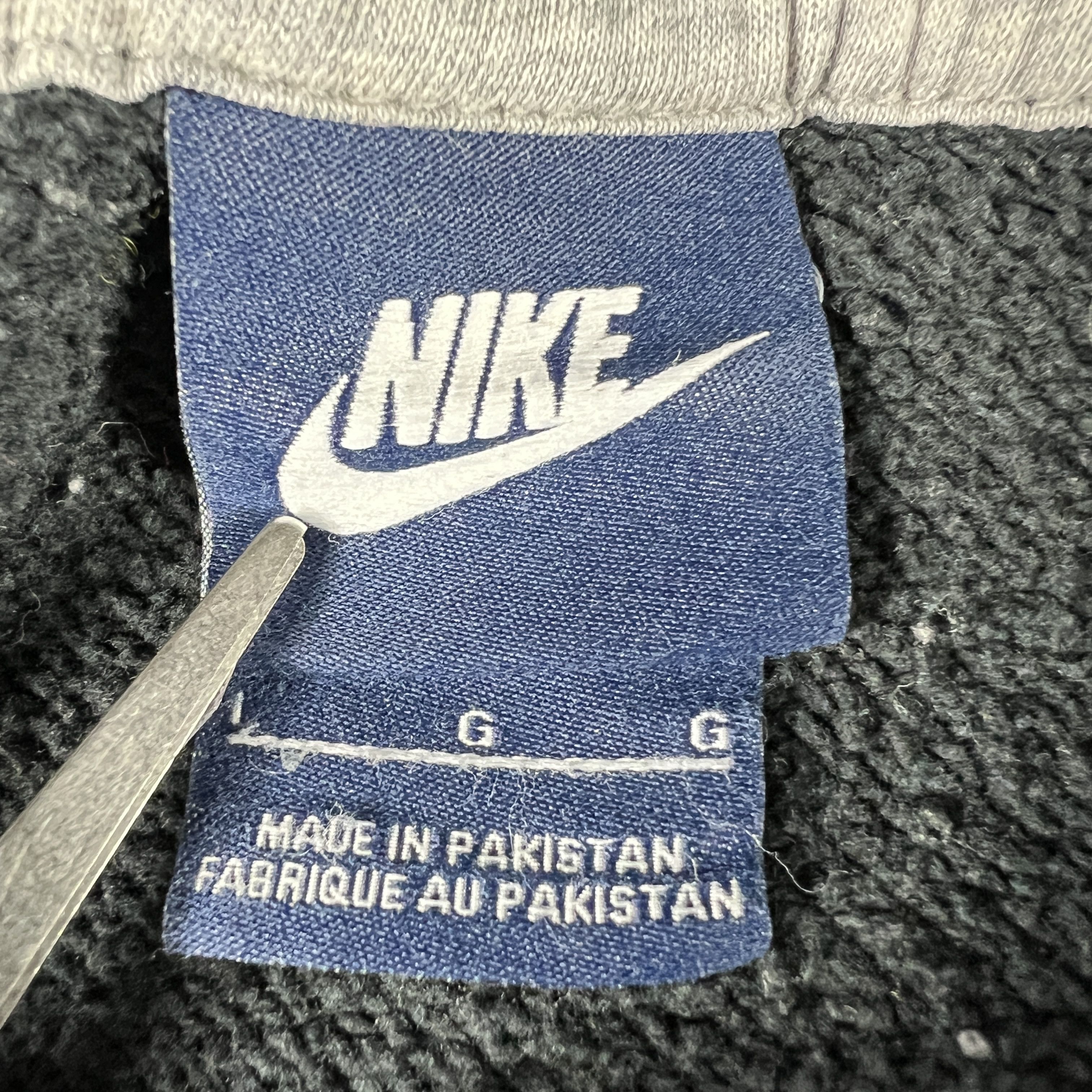 Nike Nike Sweater Thrashed Grunge Contrast Logo Pullover Hoodie Size US L / EU 52-54 / 3 - 12 Thumbnail