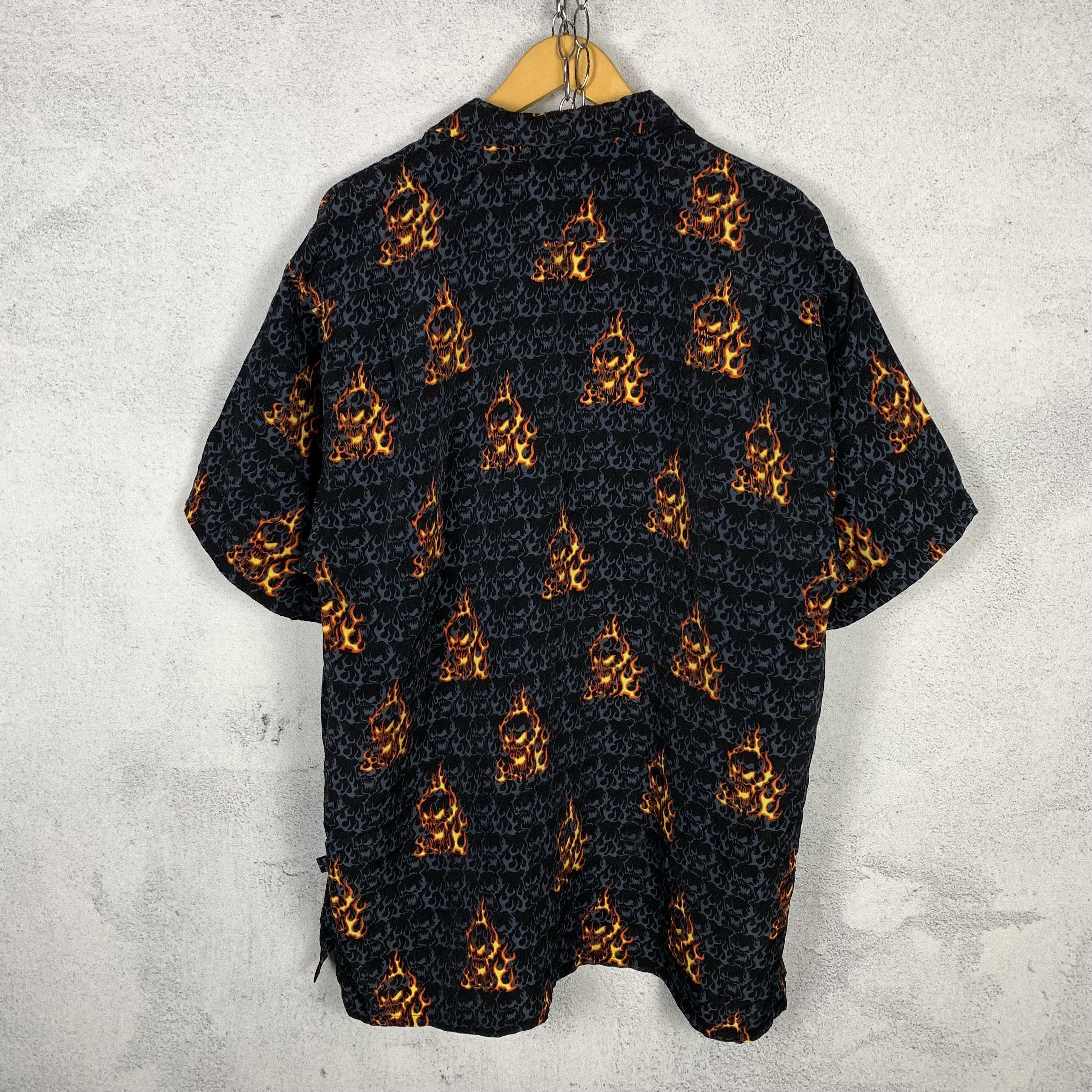 Dogtown Vintage Dogtown Fire Flame Skull Shirt Button Up Size US XL / EU 56 / 4 - 2 Thumbnail