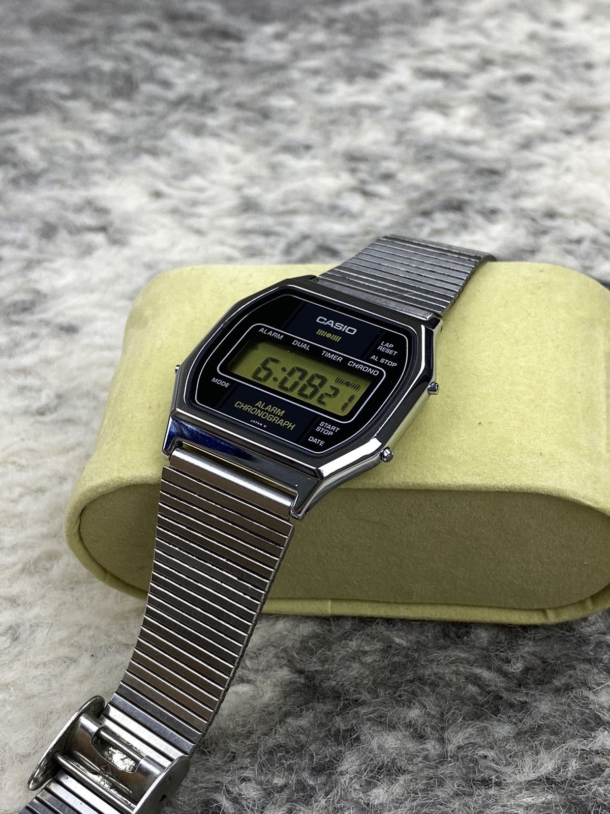 Casio 🔥RARE🔥Vintage 1984 Casio SA-53 Ultra-Thin Alarm Chrono JDM Size ONE SIZE - 3 Thumbnail