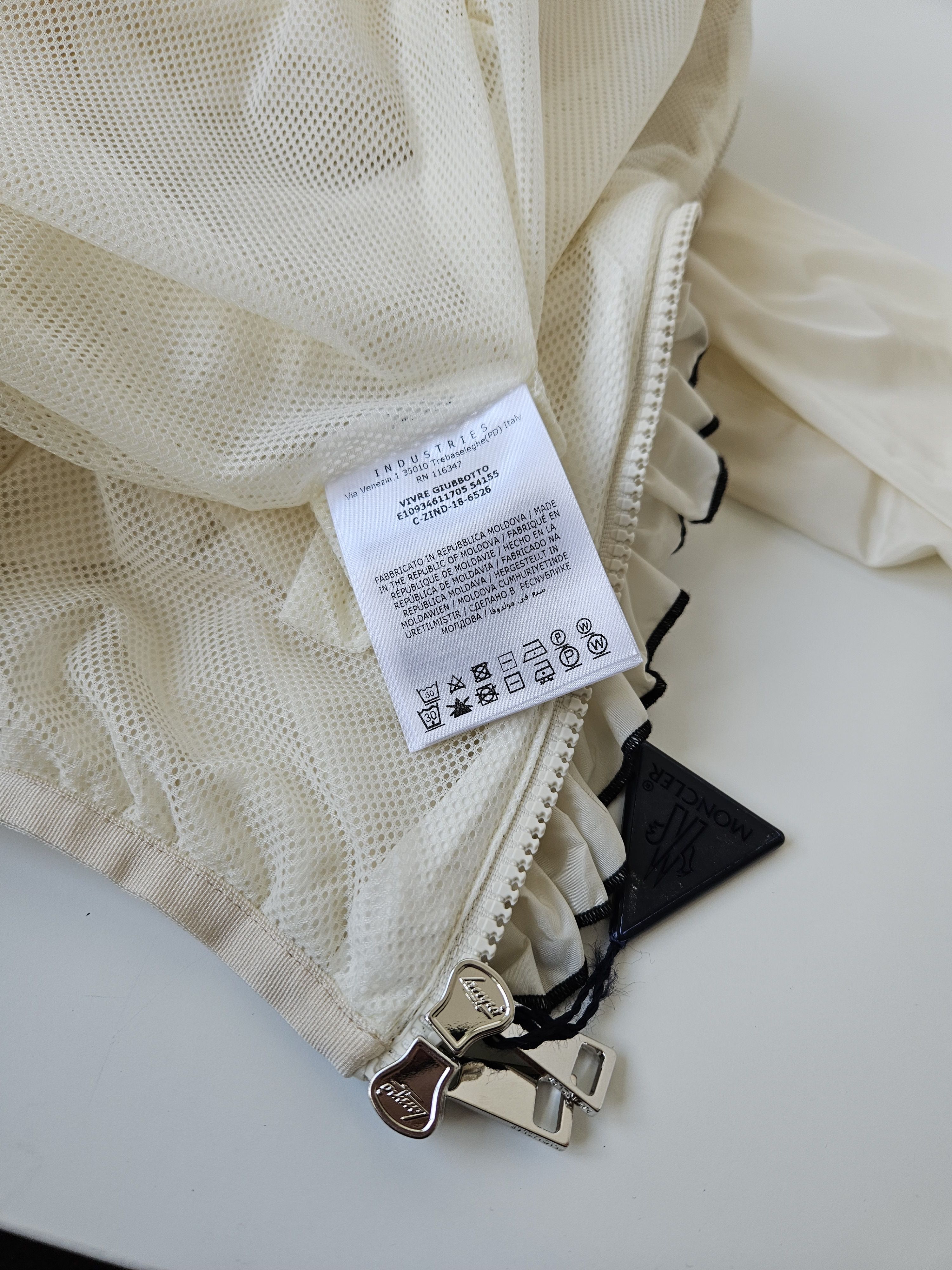 Moncler Moncler vivre giubbotto light jacket windbreaker Size XS / US 0-2 / IT 36-38 - 17 Thumbnail