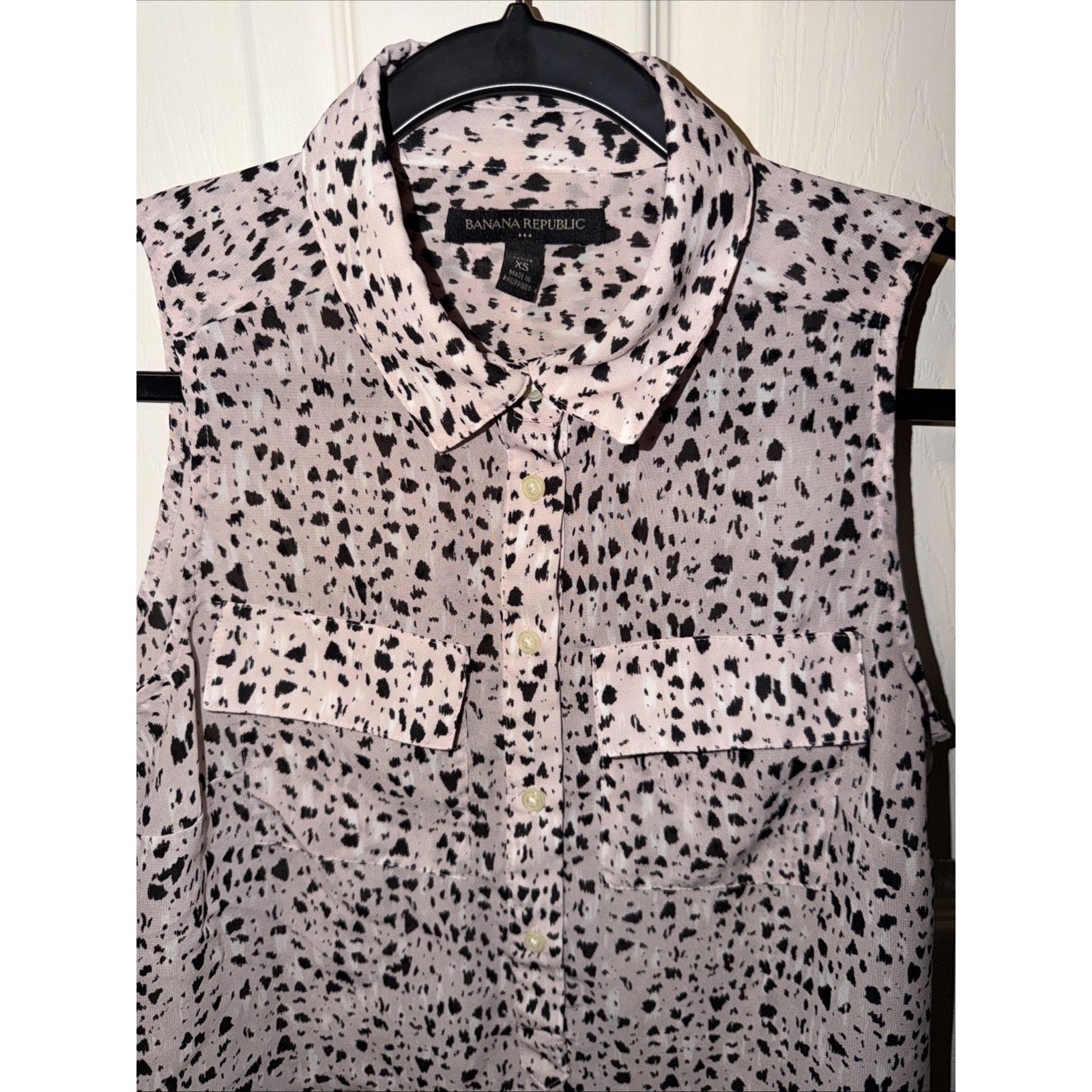 Banana Republic Banana Republic Women Pink XS Sleeveless Top Spotted Print Size XS / US 0-2 / IT 36-38 - 2 Thumbnail