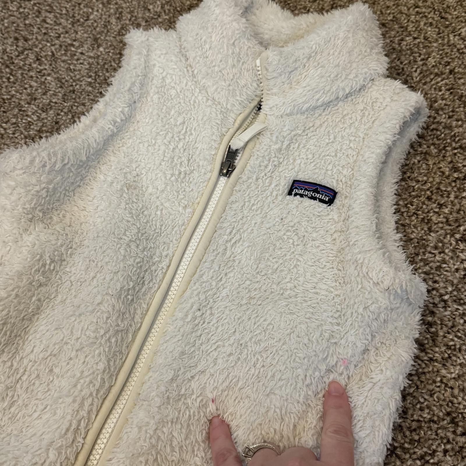 Patagonia Girls Patagonia 7/8 White Fleece Vest Size ONE SIZE - 2 Thumbnail