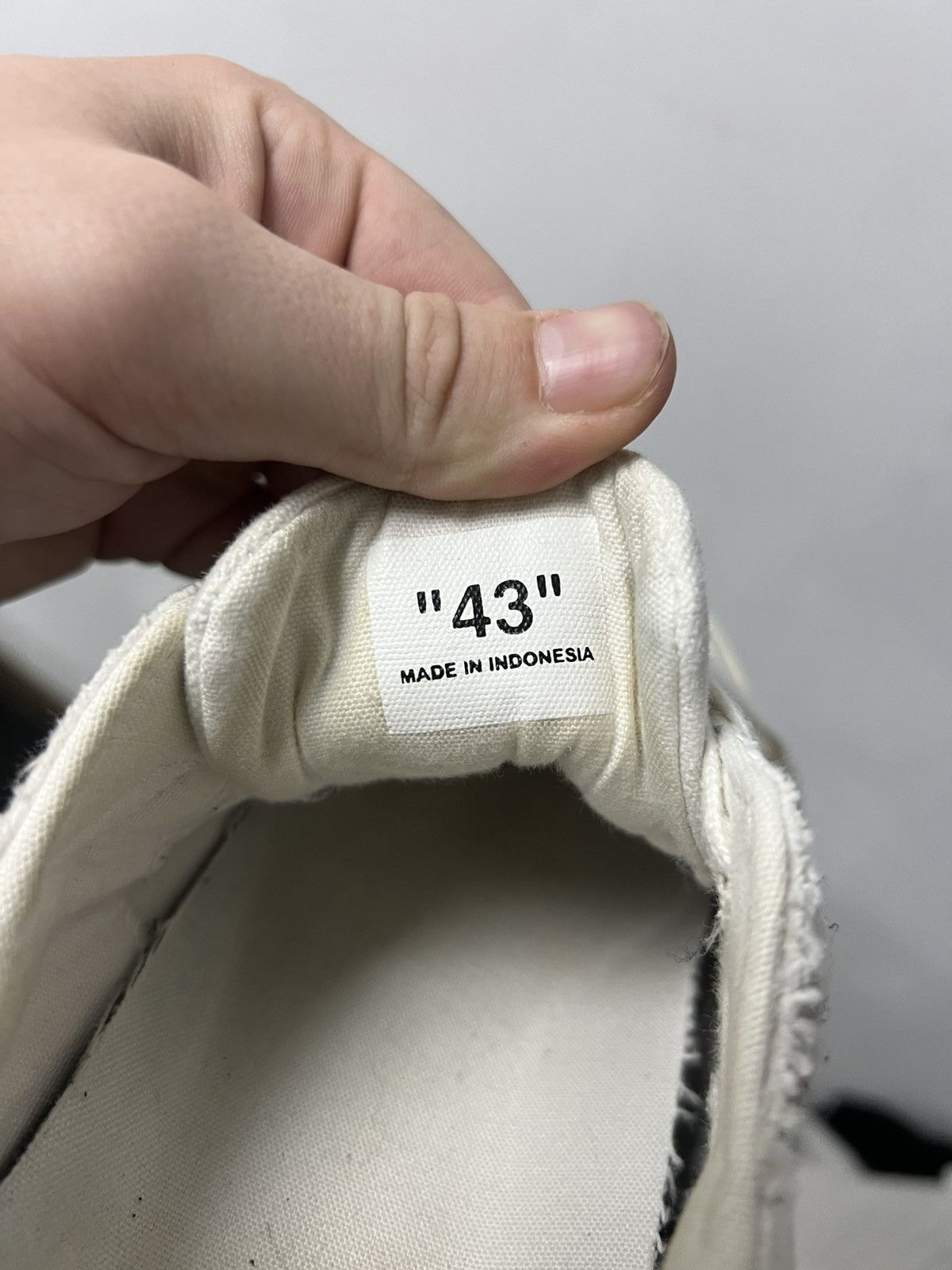 Off-White Off-White Vulcanized Low Canvas Shoes Size US 10 / EU 43 - 13 Thumbnail