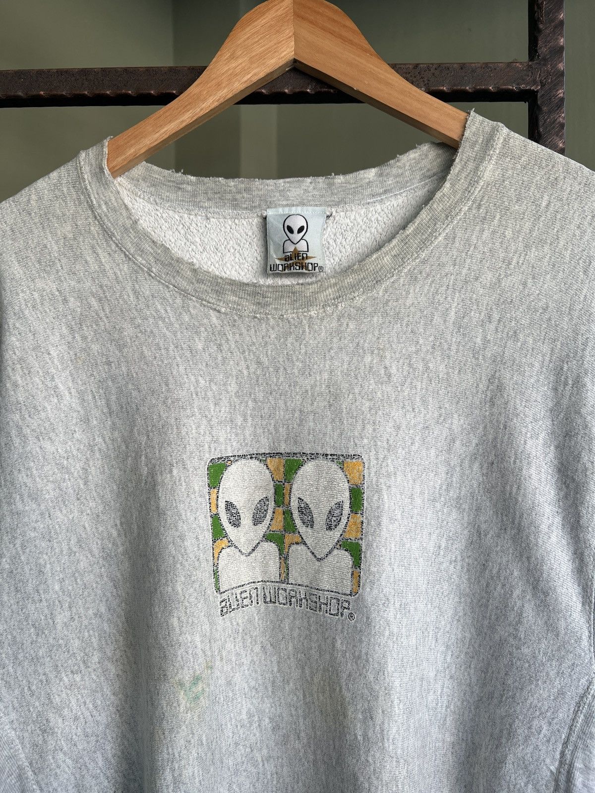Alien Workshop vintage alien workshop OG logo thrashed crewneck Size US XL / EU 56 / 4 - 3 Thumbnail