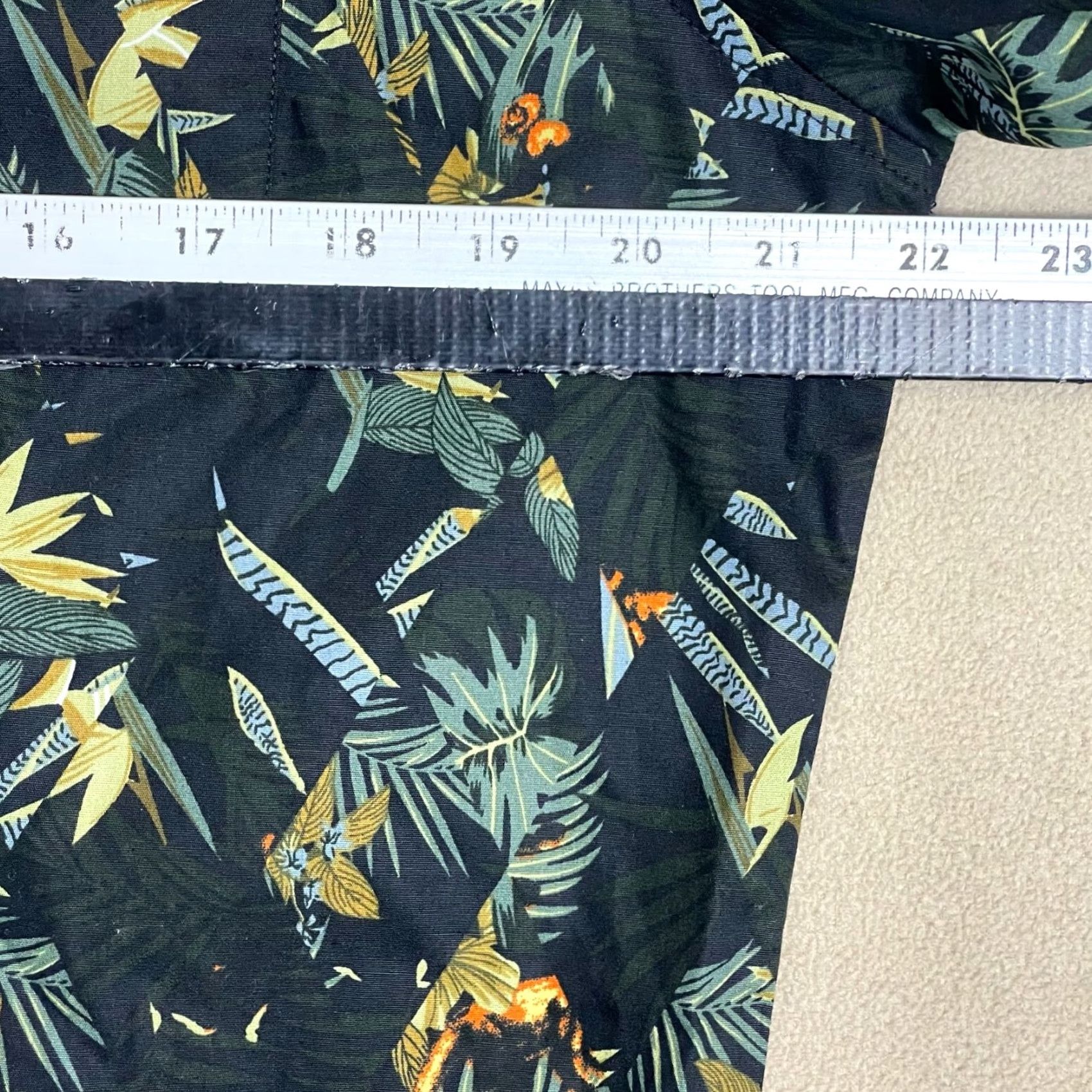 Vintage Voyage Craft Flow Shirt M Black Floral Tropical Short Sleeve Hawaiian Button Up Mens Size US M / EU 48-50 / 2 - 4 Thumbnail