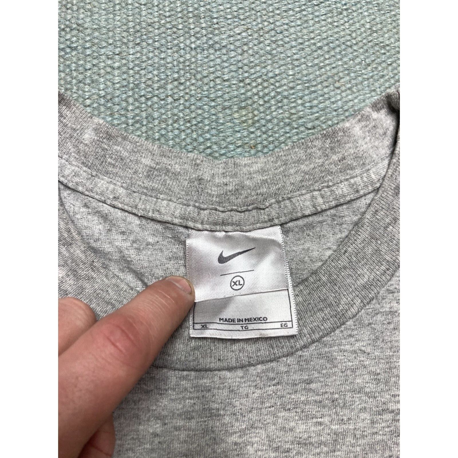 Nike VINTAGE Nike T-Shirt Long Sleeve Athletic Sports Swoosh Logo Men’s XL Gray Sports Logo Mens XL Size US XL / EU 56 / 4 - 5 Thumbnail