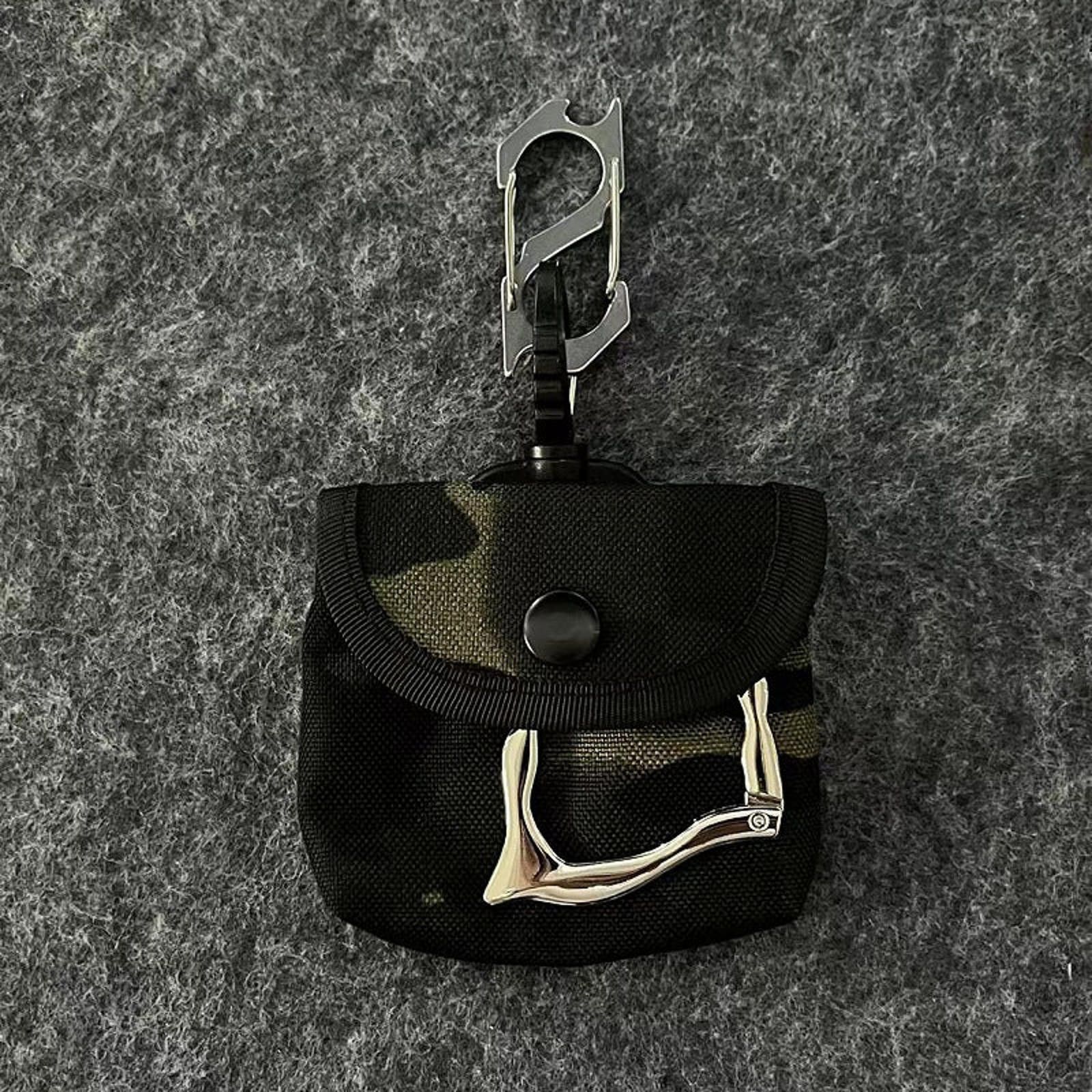 Jewelry Black Camouflage Compact Keychain Pouch, Durable Clip Size ONE SIZE - 2 Thumbnail