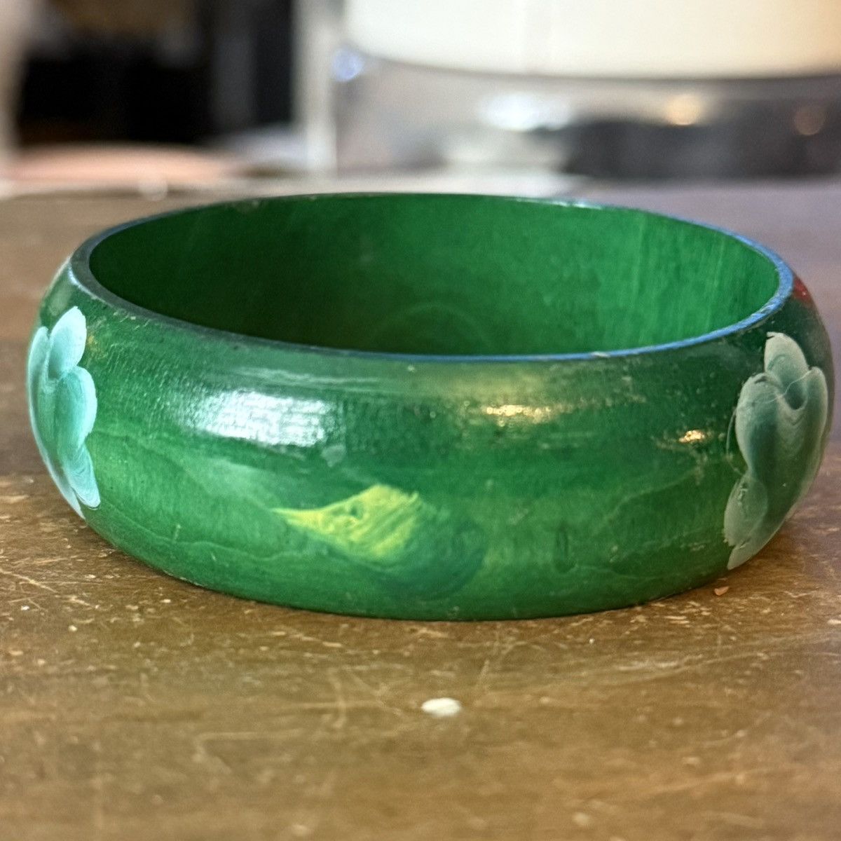 Vintage Vintage green wooden hand painted flower bangle bracelet Size ONE SIZE - 4 Thumbnail