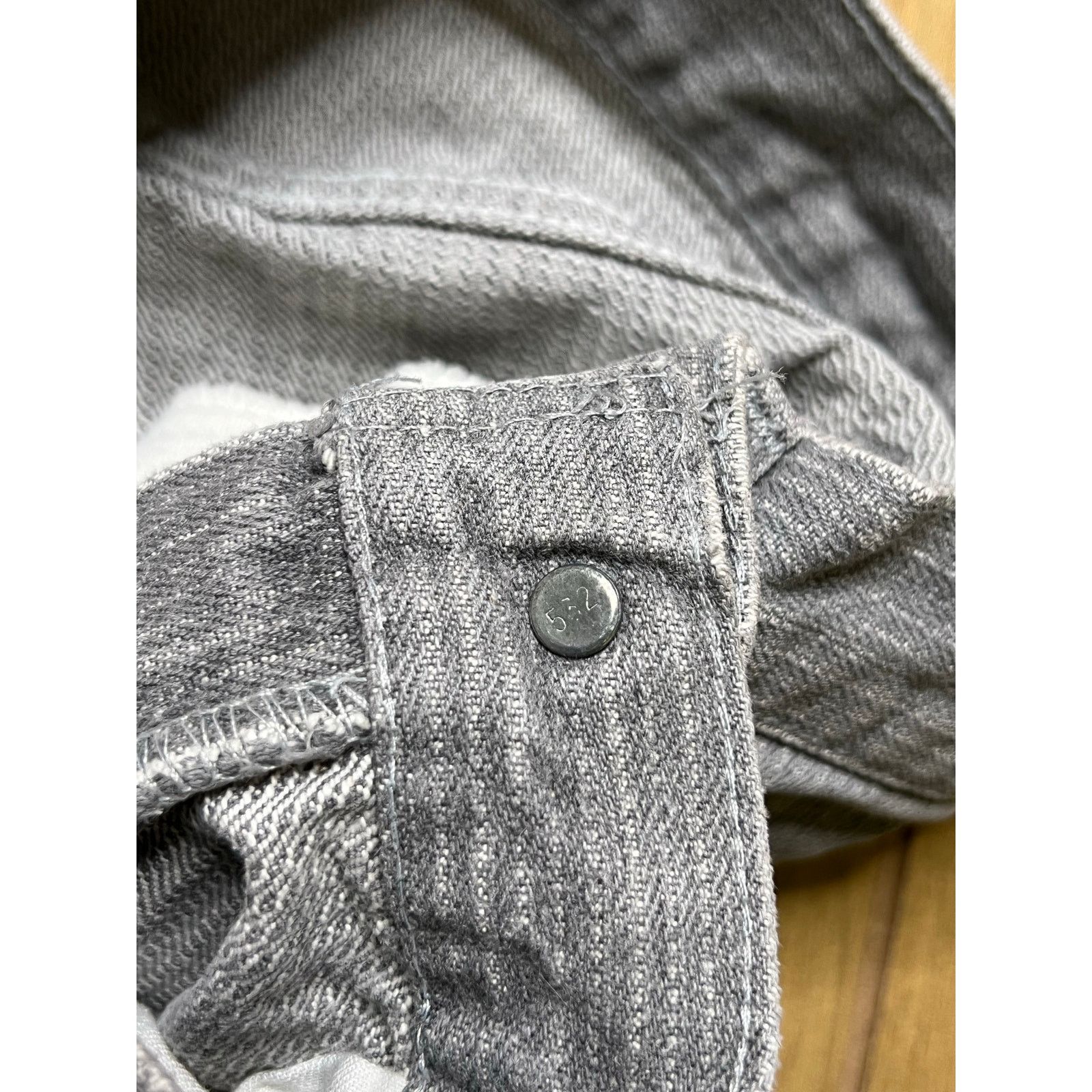 Levi's Levi’s 40509 Jeans Mens Actual Sz 31x31 Gray Pinstripe USA Size US 31 - 13 Thumbnail