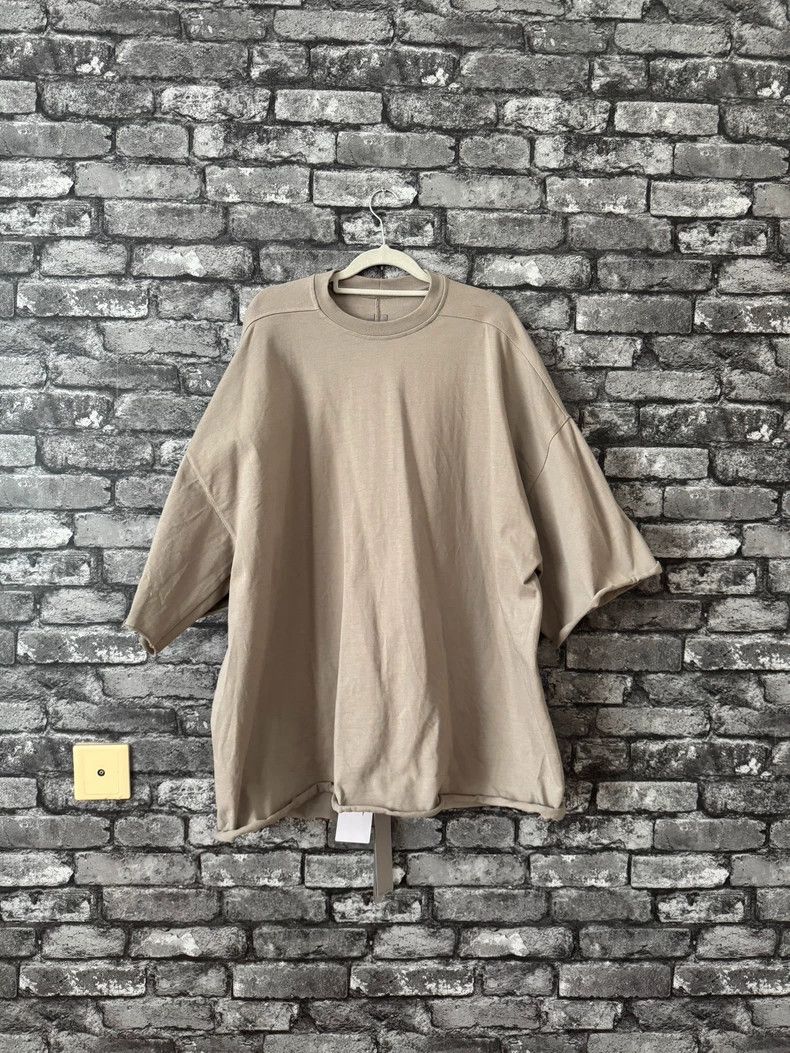 Rick Owens rick owens size os 24 Light Grey short sleeves 2504-Nextar Size US M / EU 48-50 / 2 - 1 Thumbnail