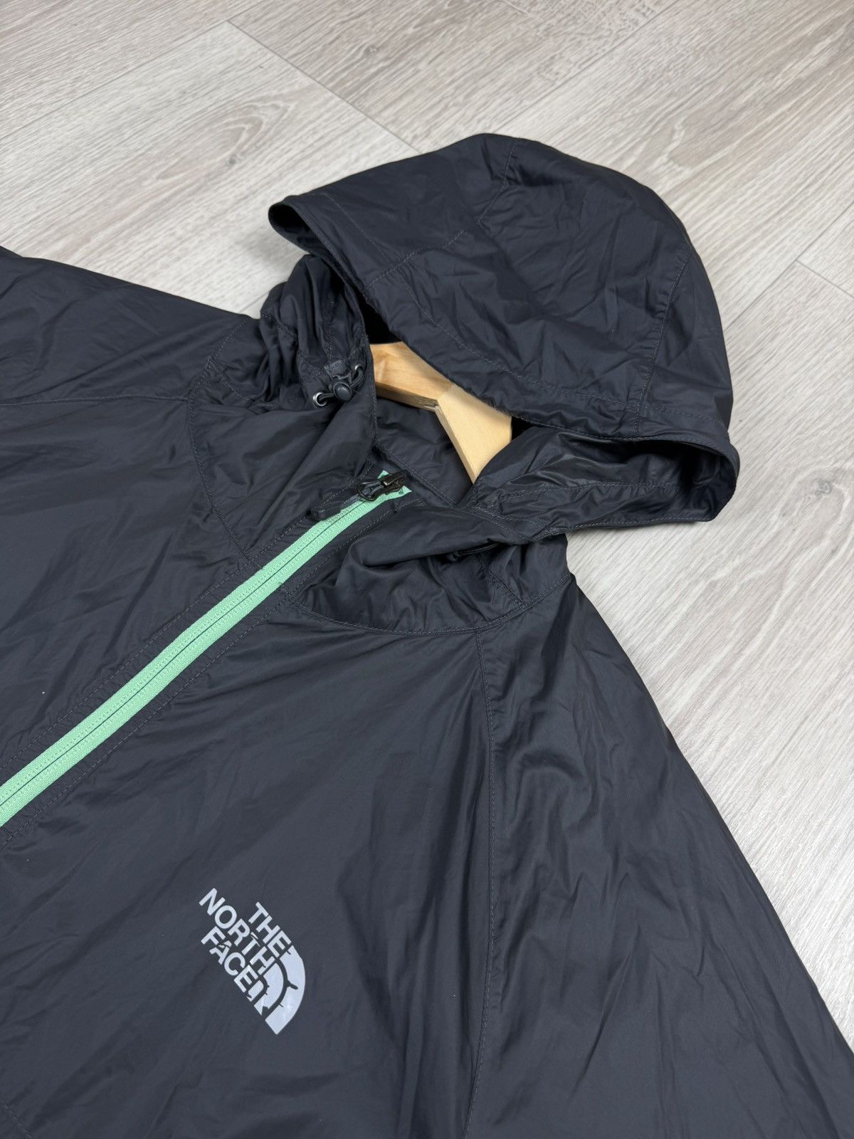 The North Face The North Face Flyweight Jacket Windbreaker Size L Size US L / EU 52-54 / 3 - 4 Thumbnail
