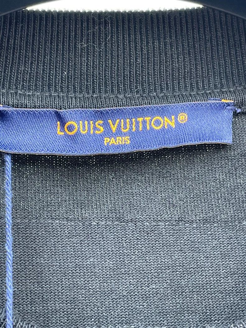 Louis Vuitton Louis Vuitton 24 black beaded monogrammed crewneck knit sh Size US S / EU 44-46 / 1 - 5 Thumbnail