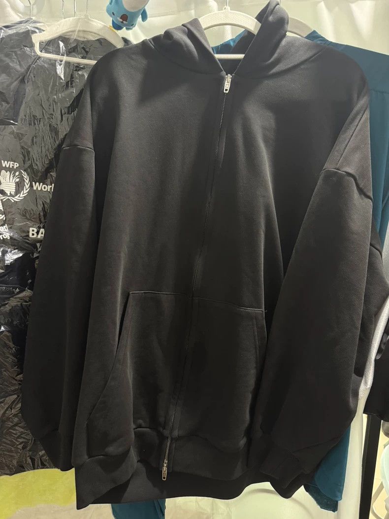 Balenciaga Balenciaga SS23 Diamond Zipper Jacket, Size L Size US L / EU 52-54 / 3 - 2 Thumbnail