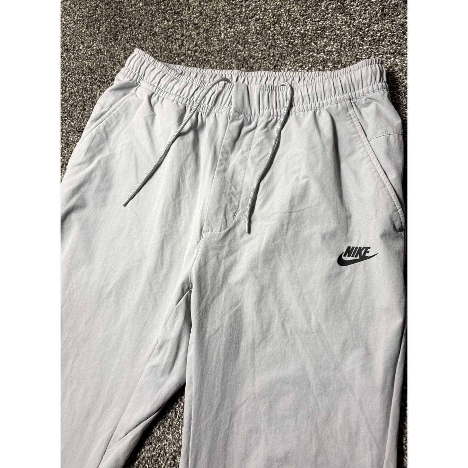 Nike Nike Sportswear Commuter Pants Men M Platinum Tech Woven Performance DM6621 Size US 31 - 3 Thumbnail