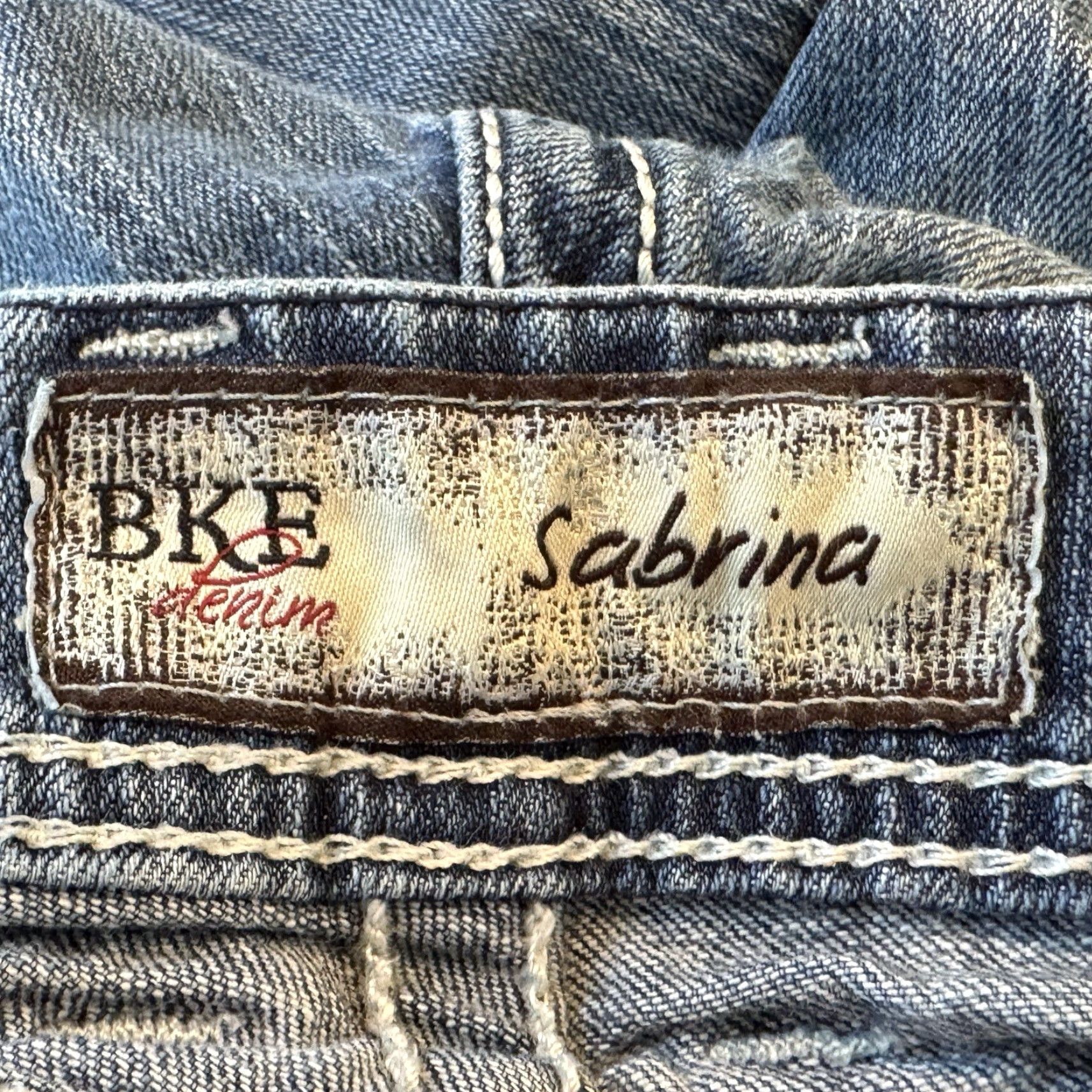 Vintage BKE Denim Sabrina Crop Jeans Womens Size 26 Medium Wash Distressed Thick Stitch Cotton Spandex Inseam 23 Cropped Size 26" / US 2 / IT 38 - 7 Thumbnail