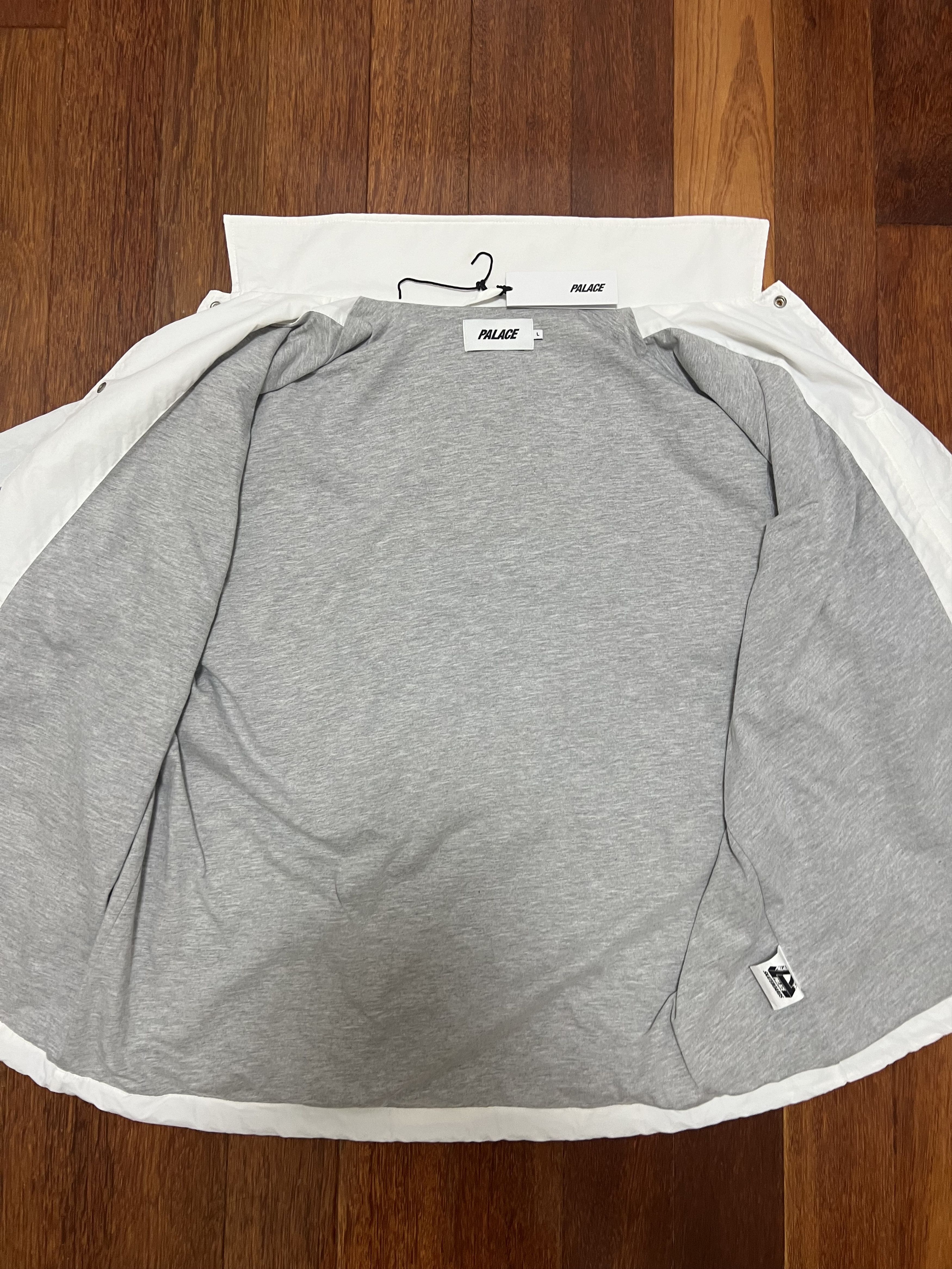 Palace 💚 2019 Palace Ripped Coach Jacket White Large NEW Size US L / EU 52-54 / 3 - 10 Thumbnail