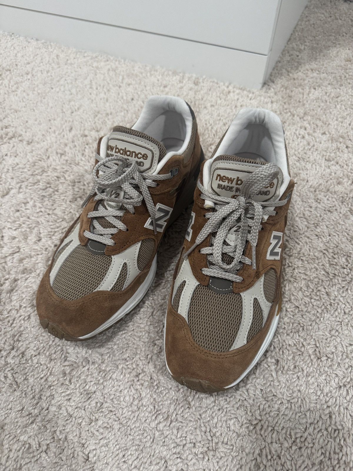 New Balance New Balance 991 v2 ‘Iconic Influences’ Caramel Cafe Size US 8.5 / EU 41-42 - 1 Thumbnail