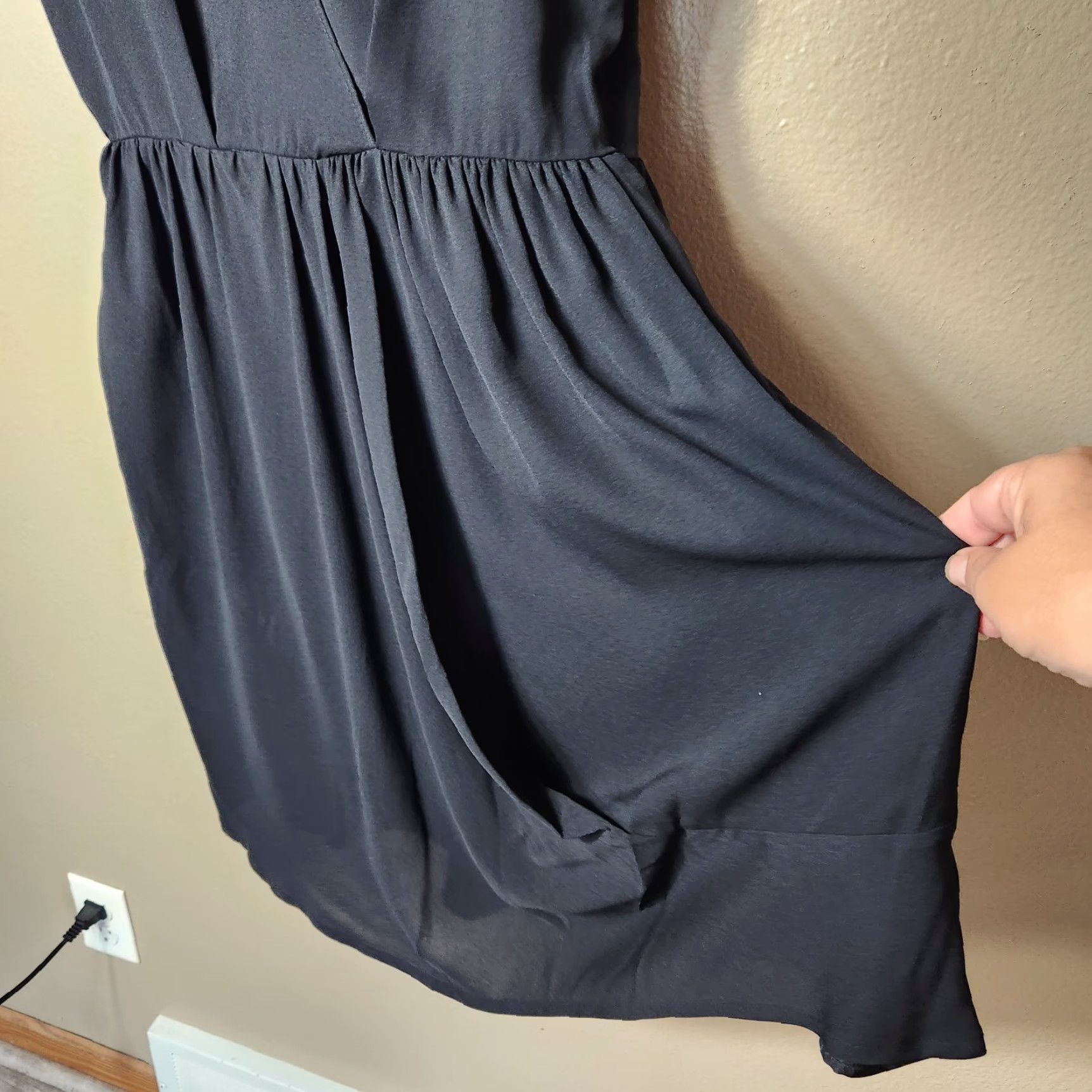 Vintage ANAGRAM Dress Black Silk Ruched Cap Sleeve Surplice Dress-Size 8 Size M / US 6-8 / IT 42-44 - 4 Thumbnail