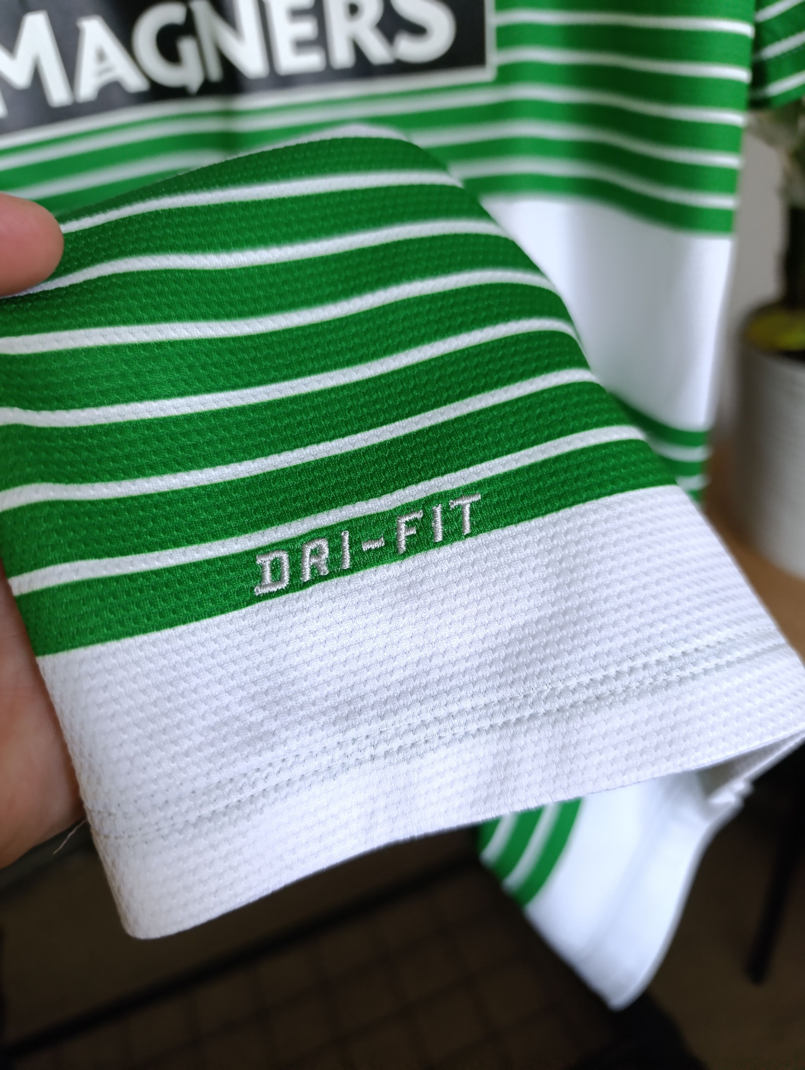 Nike NIKE CELTIC 2013 2015 HOME SHIRT FOOTBALL SOCCER JERSEY Size US S / EU 44-46 / 1 - 9 Thumbnail