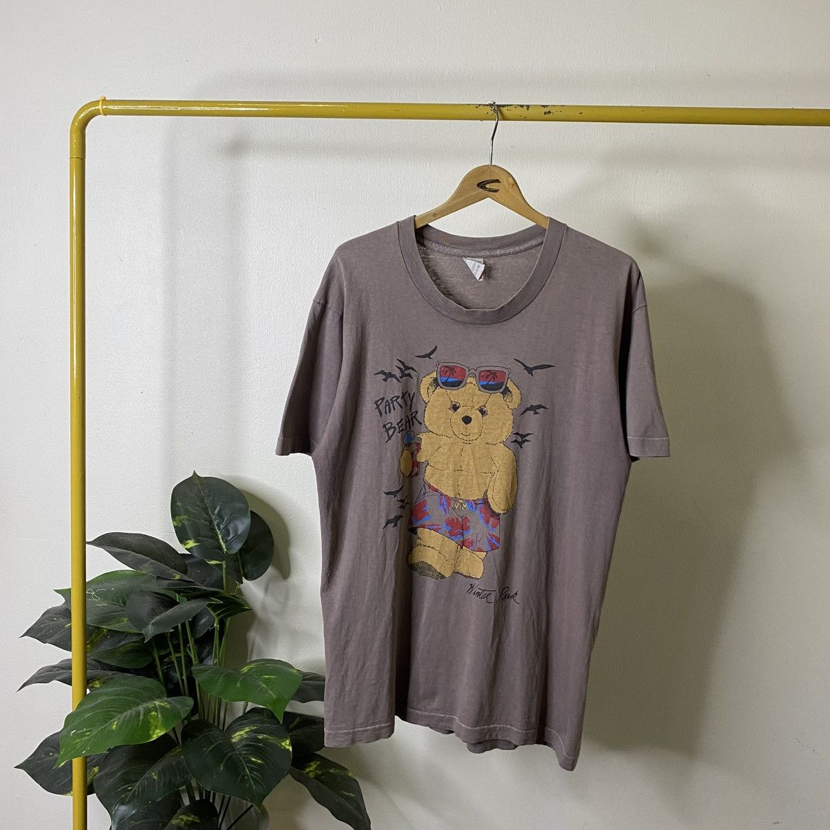 Vintage 1990s Winter Park Party Bear Tee Size US L / EU 52-54 / 3 - 1 Thumbnail