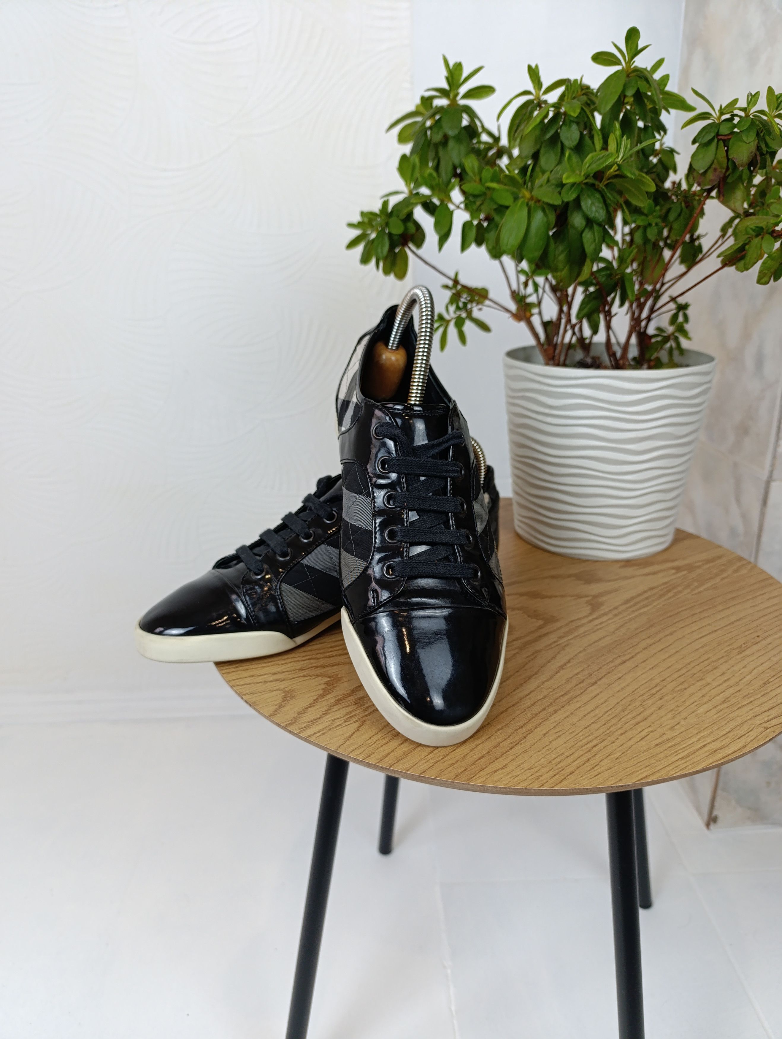Burberry AUTHENTIC BURBERRY NOVA CHECK LACE UP SNEAKERS Size US 6 / IT 36 - 4 Thumbnail