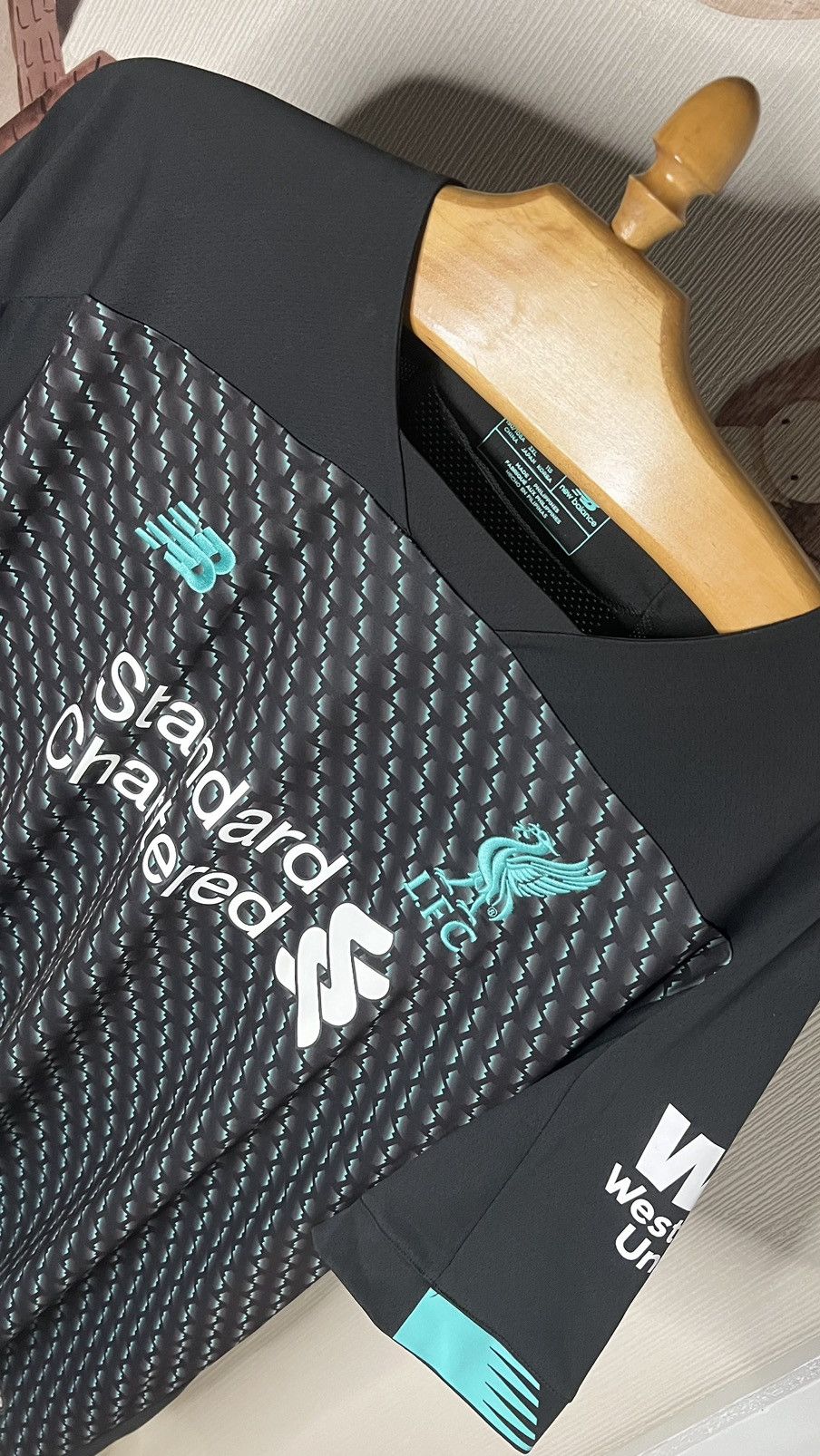 New Balance FC Liverpool Y2K new balance jersey Size US XXL / EU 58 / 5 - 2 Thumbnail