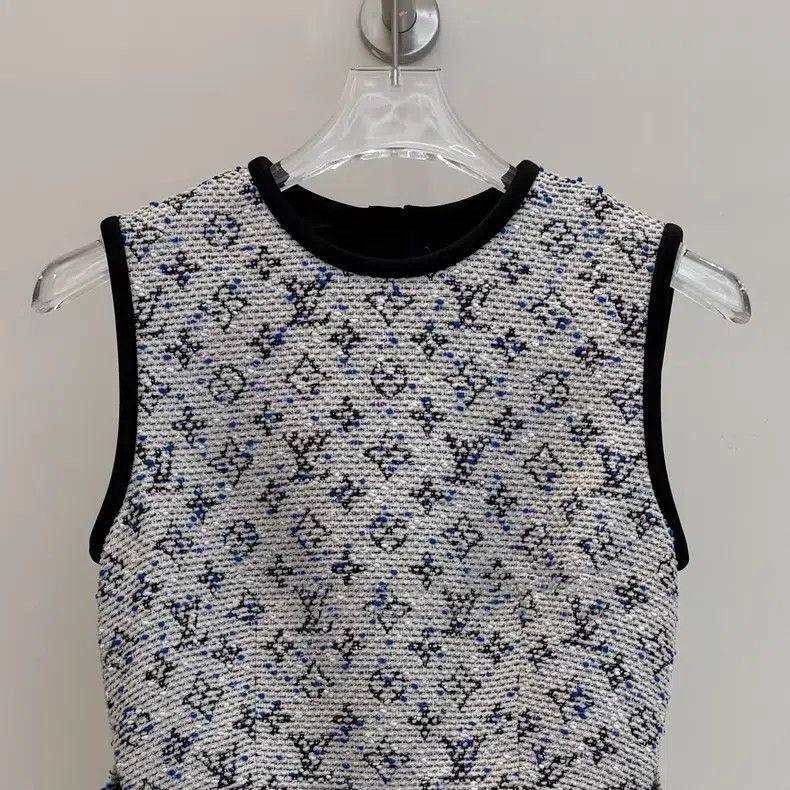 Louis Vuitton Louis Vuitton Old Flower Full Print Sleeveless Dress Size XS / US 0-2 / IT 36-38 - 2 Thumbnail