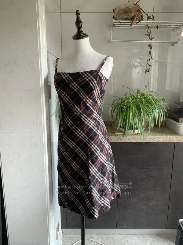 Burberry Burberry Colorblock Wool Blend Dress Size S. Size S / US 4 / IT 40 - 5 Thumbnail