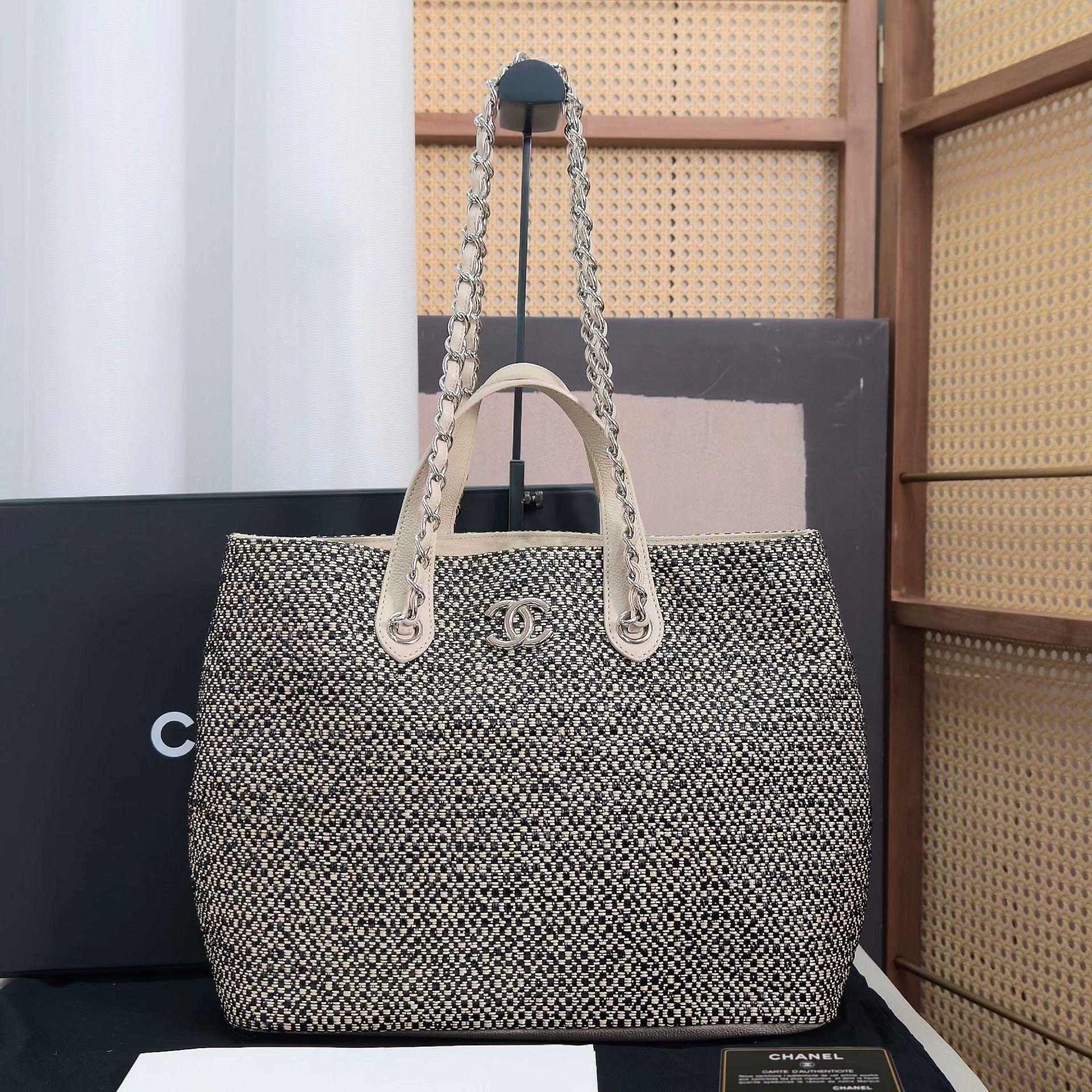 Chanel Pre-loved Bag Very good condition Size ONE SIZE - 1 Thumbnail