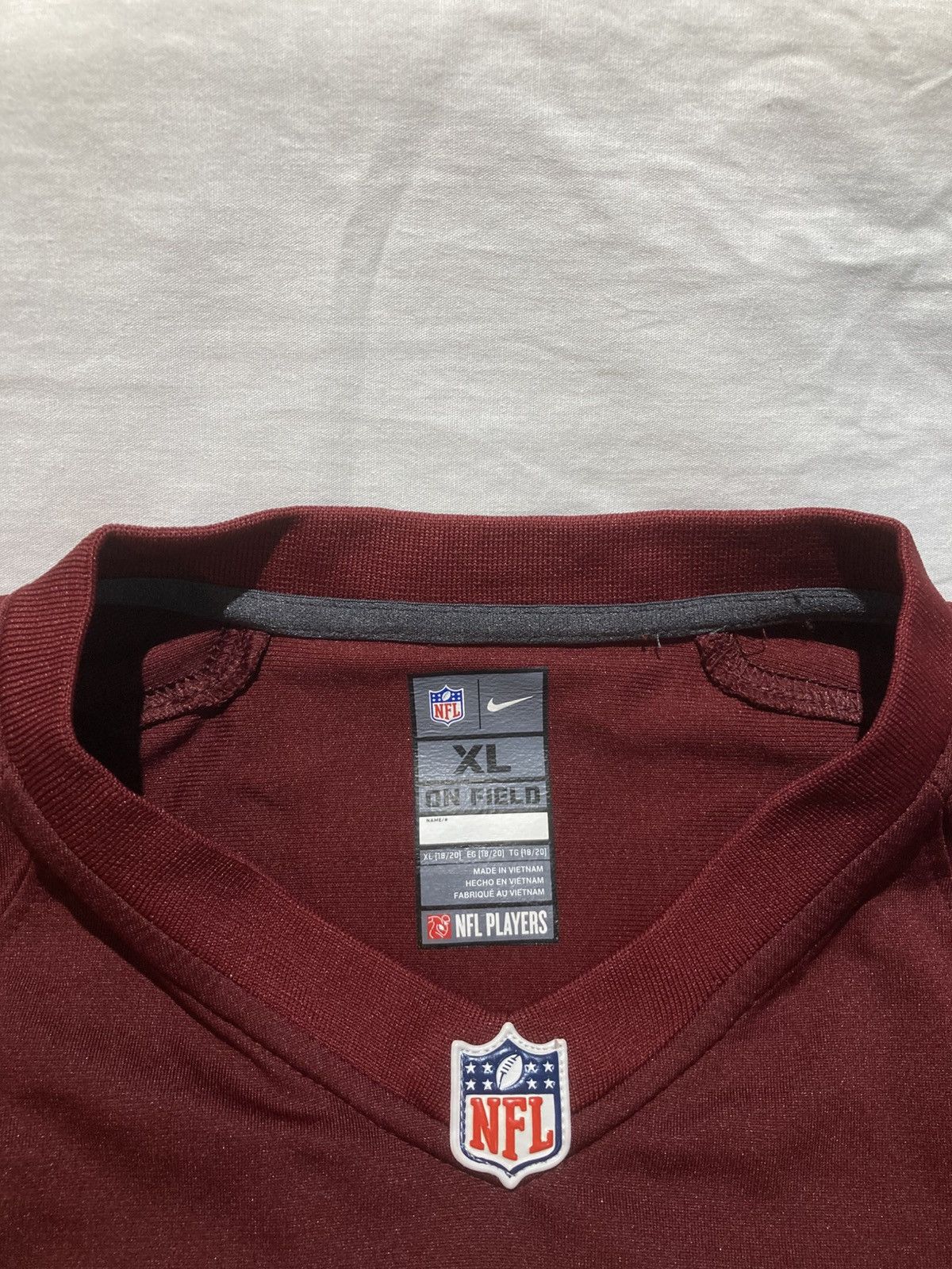Nike Adrian Peterson Washington Redskins Jersey, size Youth XL Size US M / EU 48-50 / 2 - 5 Thumbnail