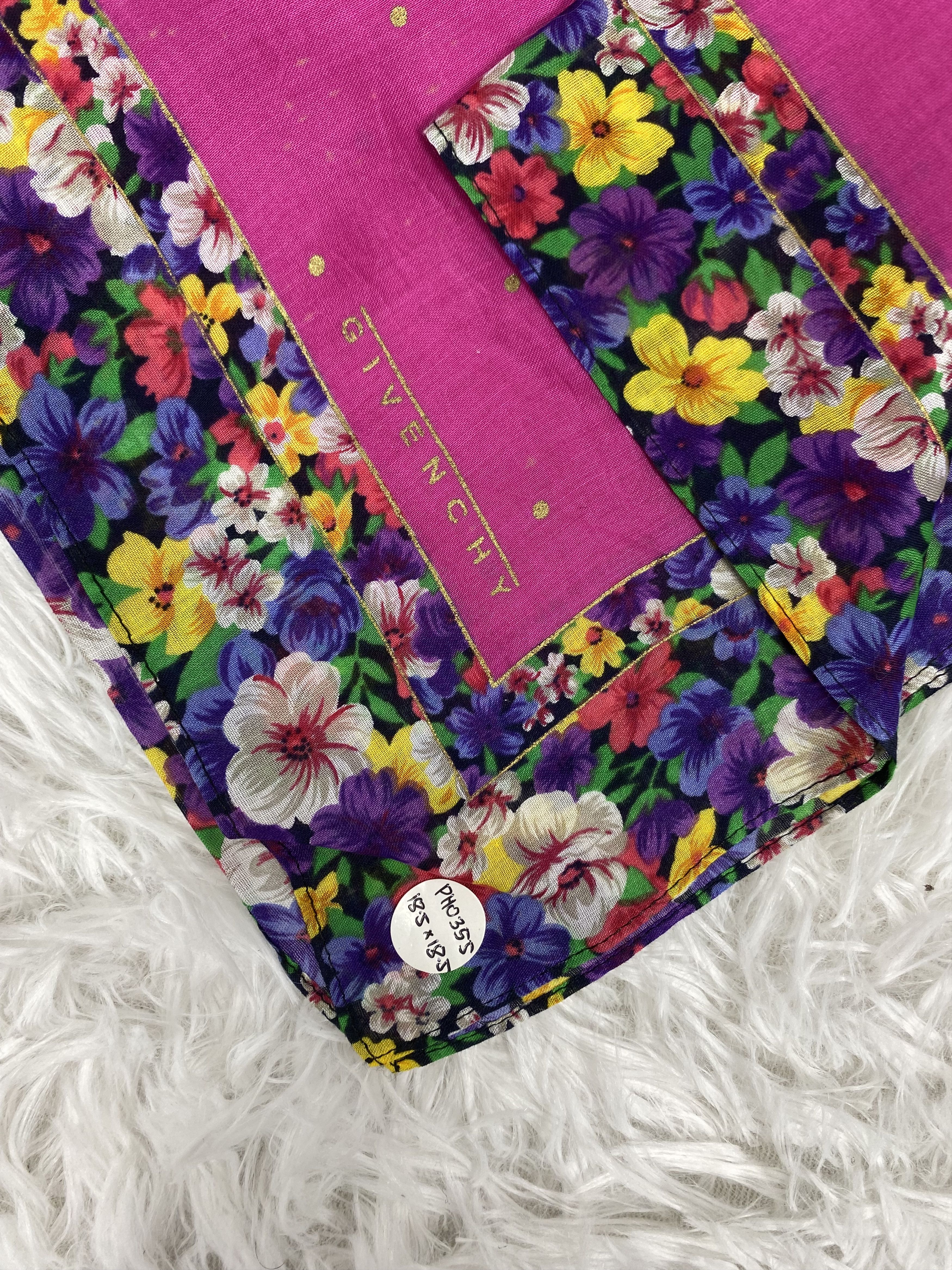 Vintage Vintage Givenchy Handkerchief Neckerchief PH0355 Size ONE SIZE - 3 Thumbnail