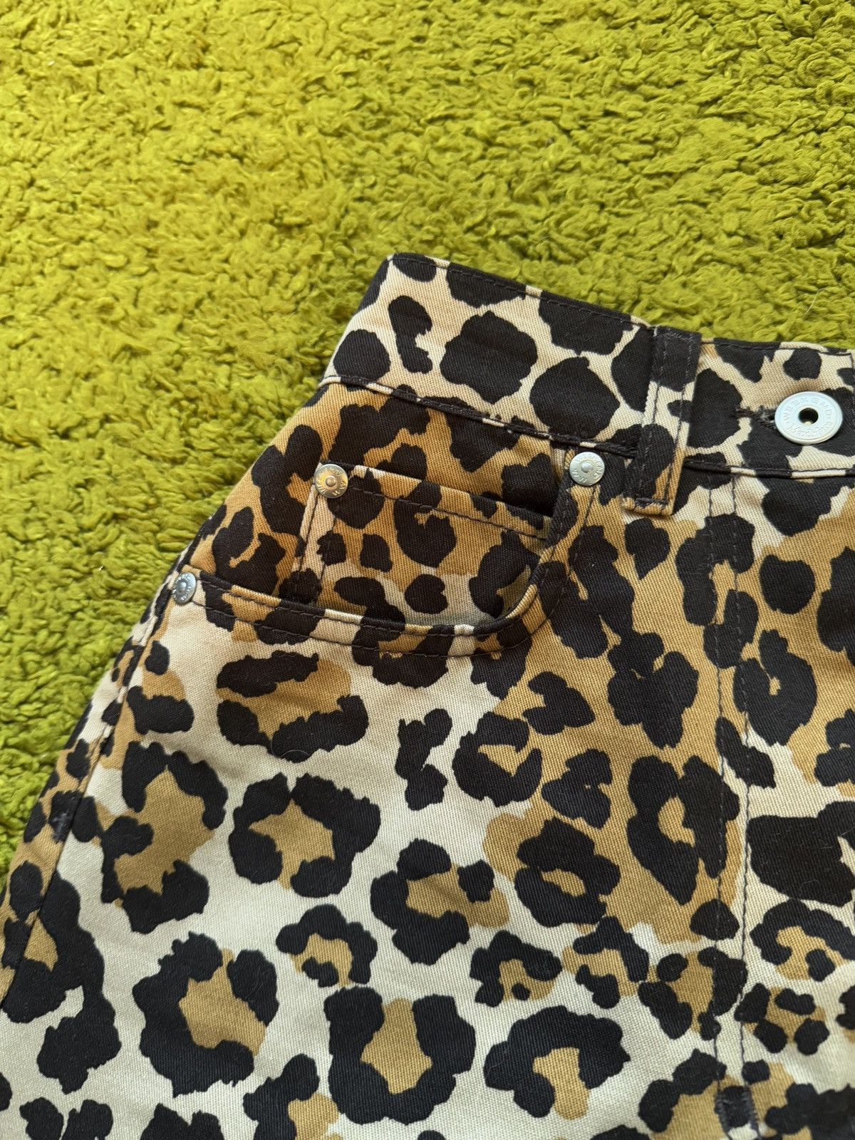 Designer × Max Mara × Weekend Max Mara Max Mara Weekend leopard pattern patch logo mini skirt Size 27" / US 4 / IT 40 - 3 Thumbnail