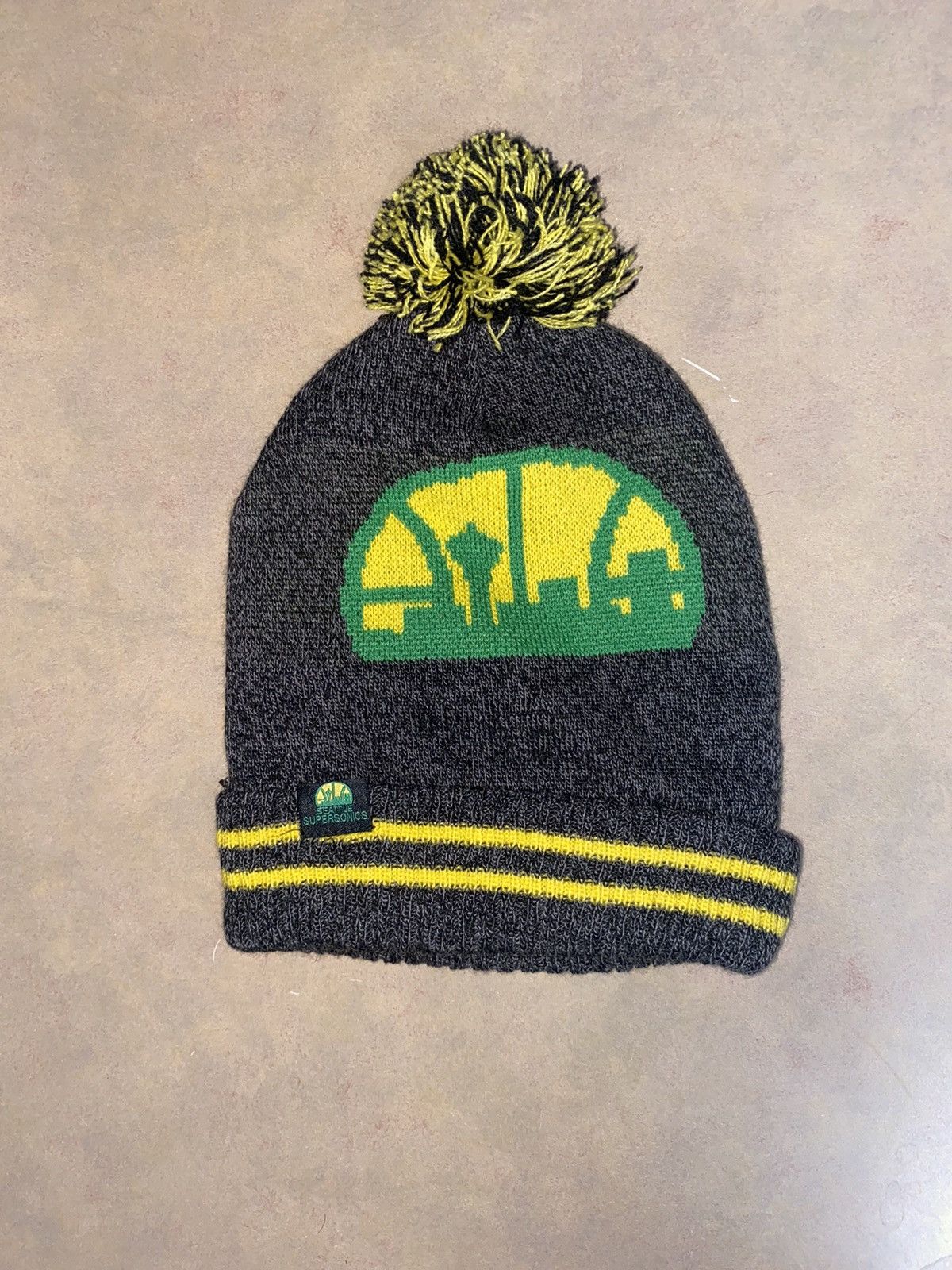 Mitchell & Ness Mitchell & Ness Seattle Supersonics Pom Pom Beanie Size ONE SIZE - 2 Thumbnail