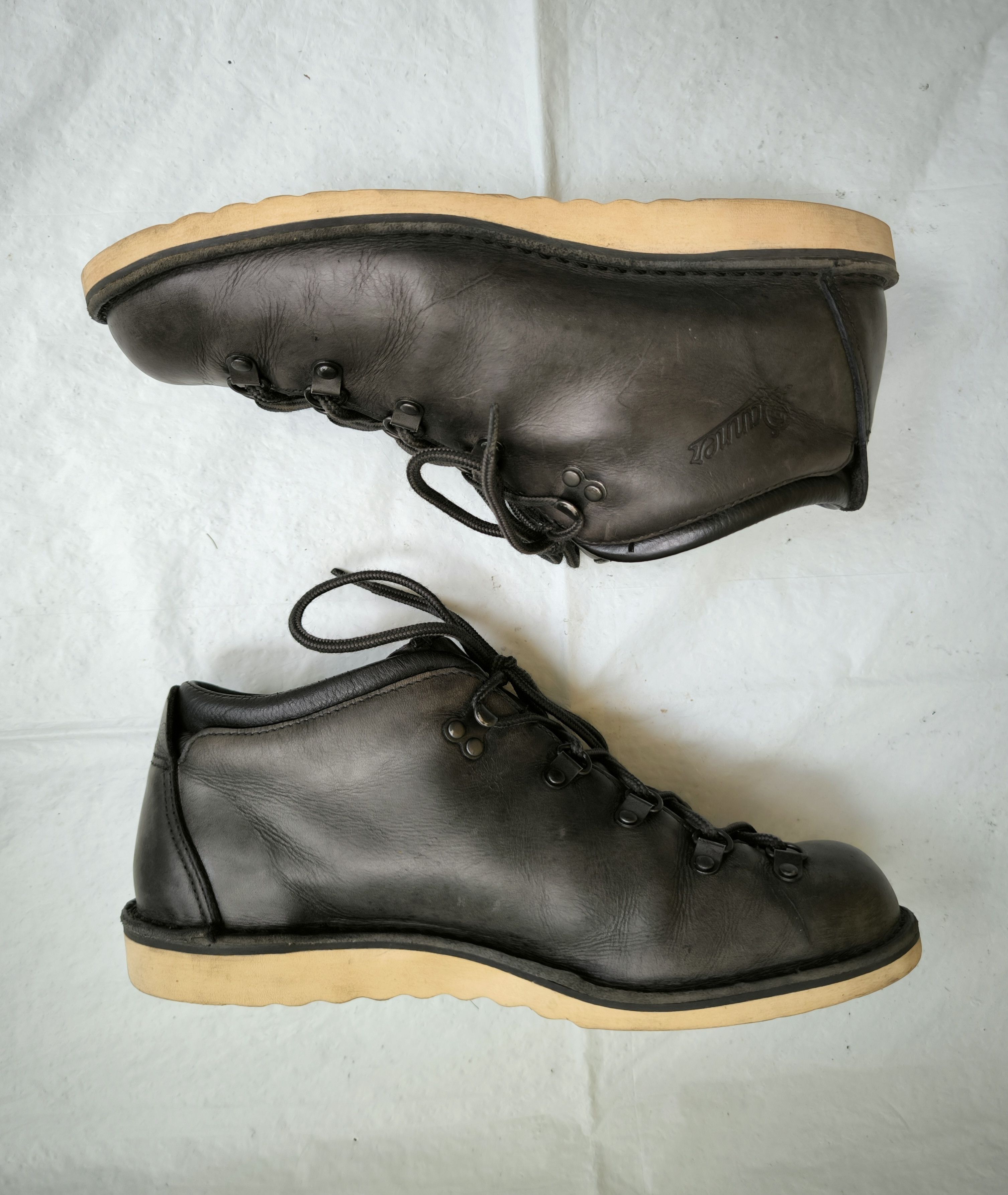 Danner DANNER 54303 Tramline Marquam distressed low top boots 